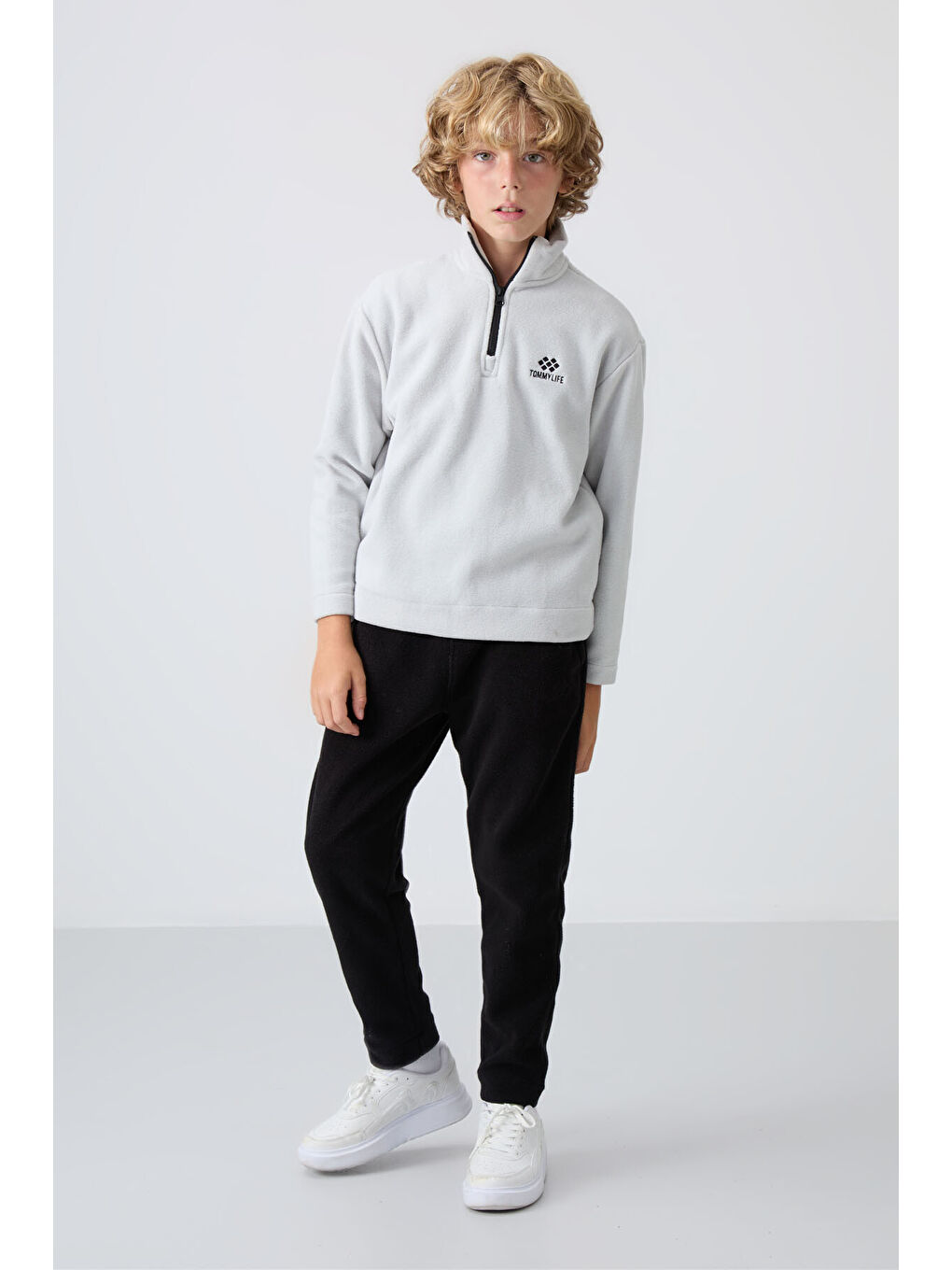 Bej Taş Kalın Yumuşak Dokulu Standart Fit Nakışlı Polar Erkek Çocuk Sweatshirt - 11221-5