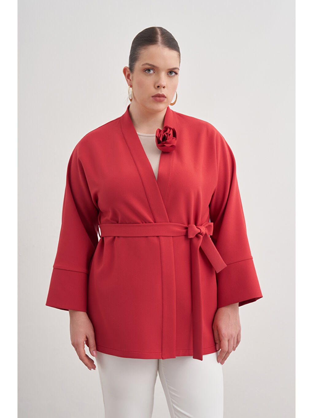 Kırmızı Kumaş Broşlu Kimono-1