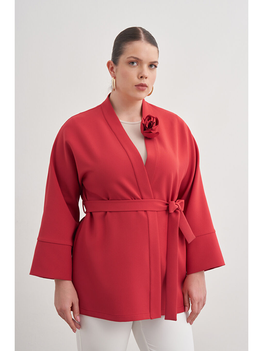 Kırmızı Kumaş Broşlu Kimono-2