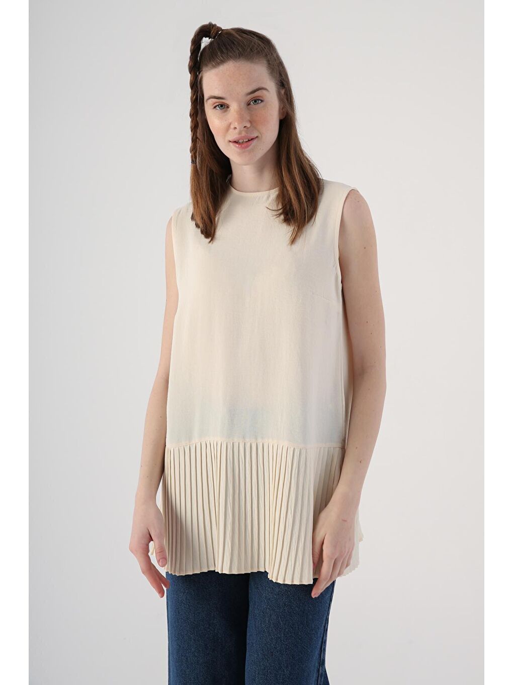 Ekru Kolsuz Bisiklet Yaka Eteği Pileli Bluz