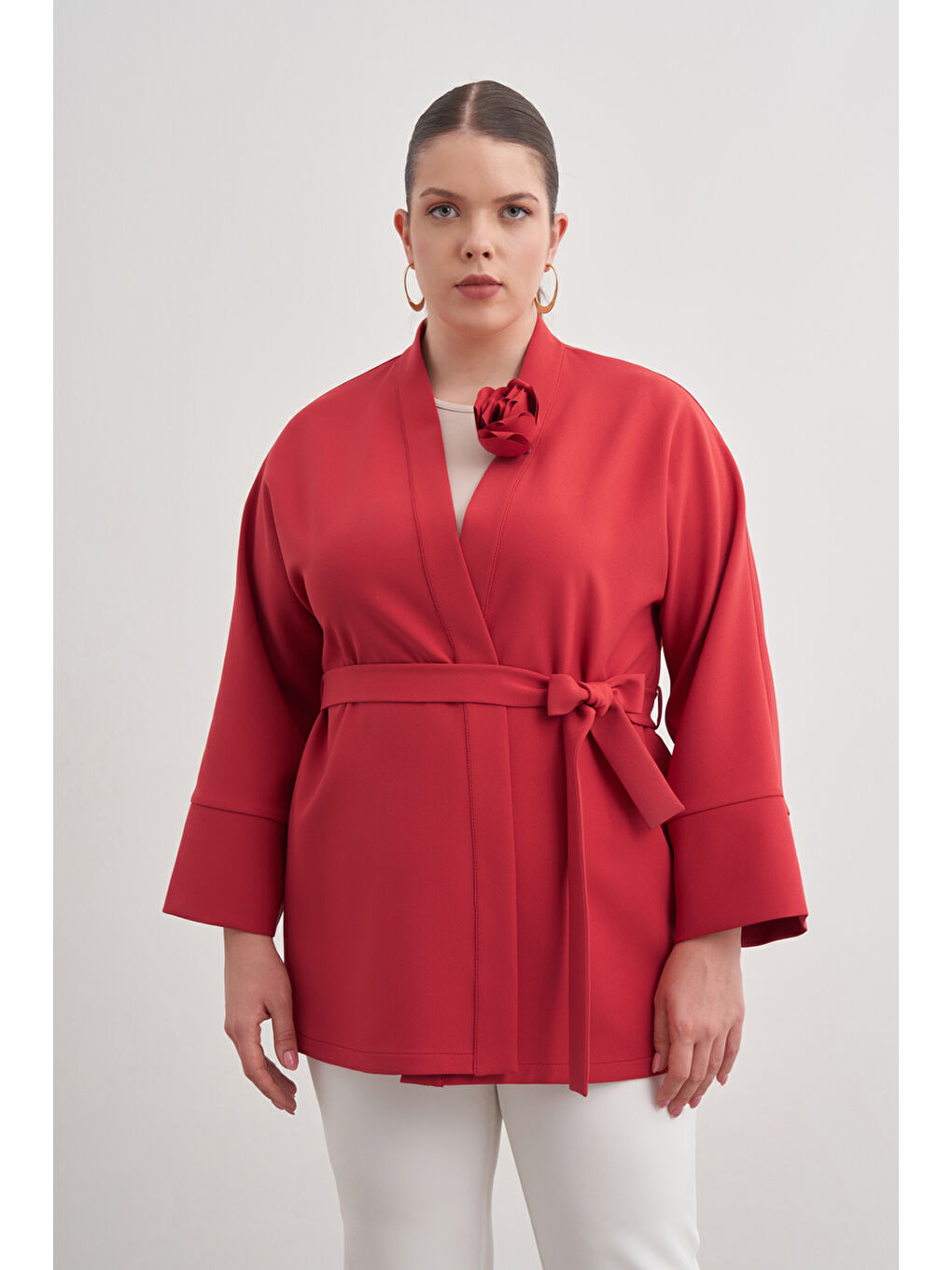 Kırmızı Kumaş Broşlu Kimono-4