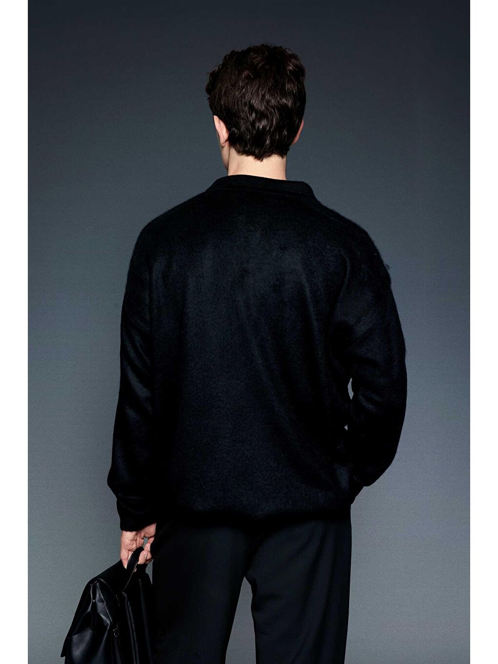 Erkek Oversize Yumuşak Dokulu Kazak Siyah-3