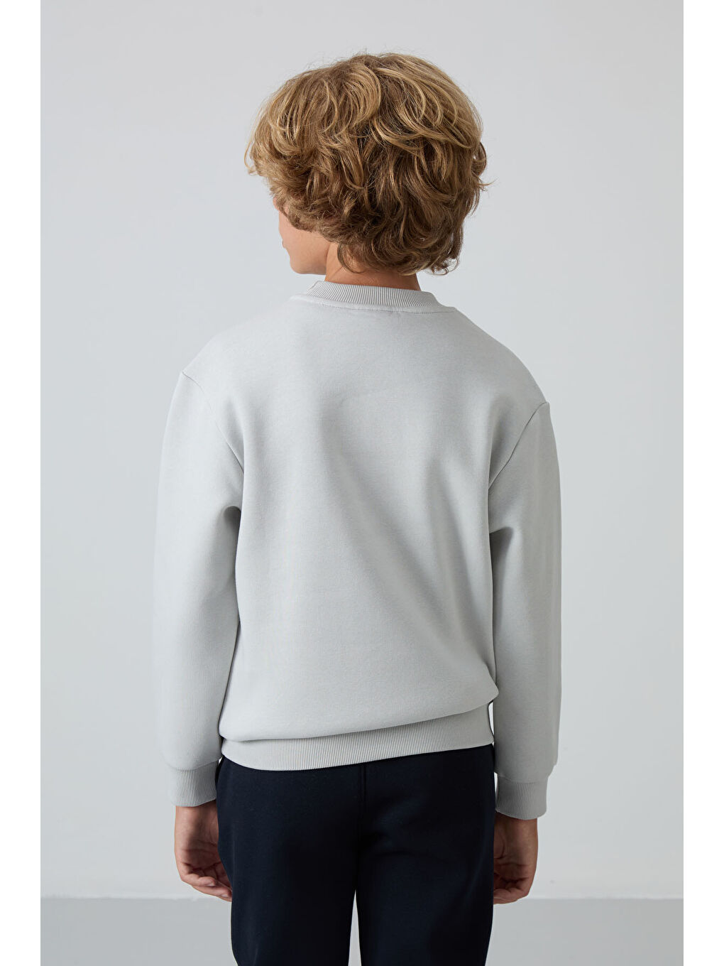 Bej Taş Pamuklu Kalın İçi Tüylü Yumuşak Dokulu Standart Fit Nakışlı Erkek Çocuk Sweatshirt - 11232-9