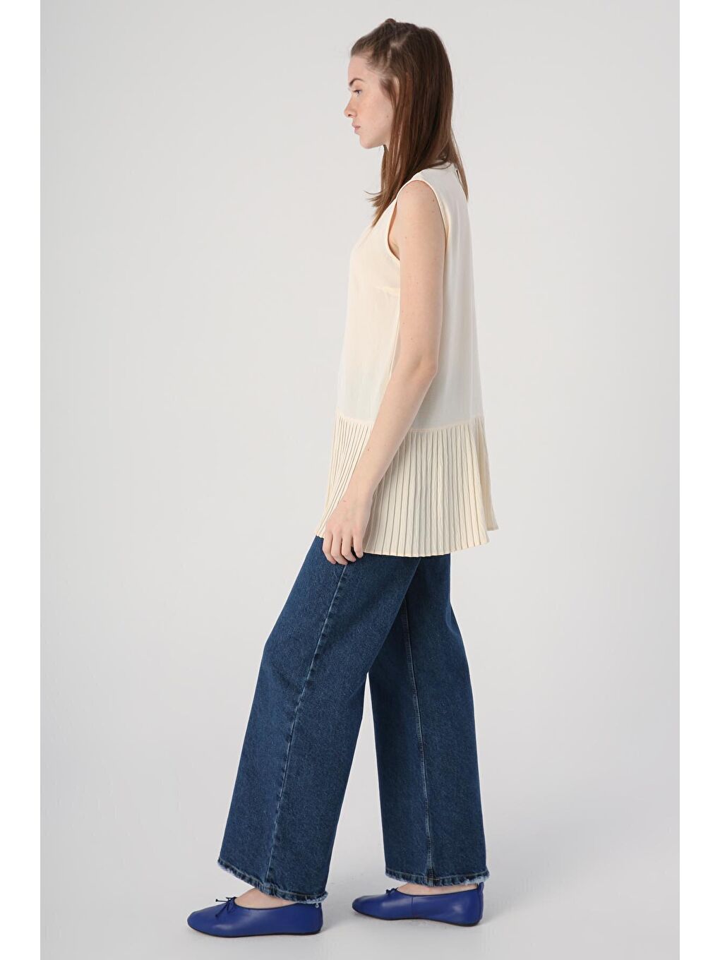 Ekru Kolsuz Bisiklet Yaka Eteği Pileli Bluz-2