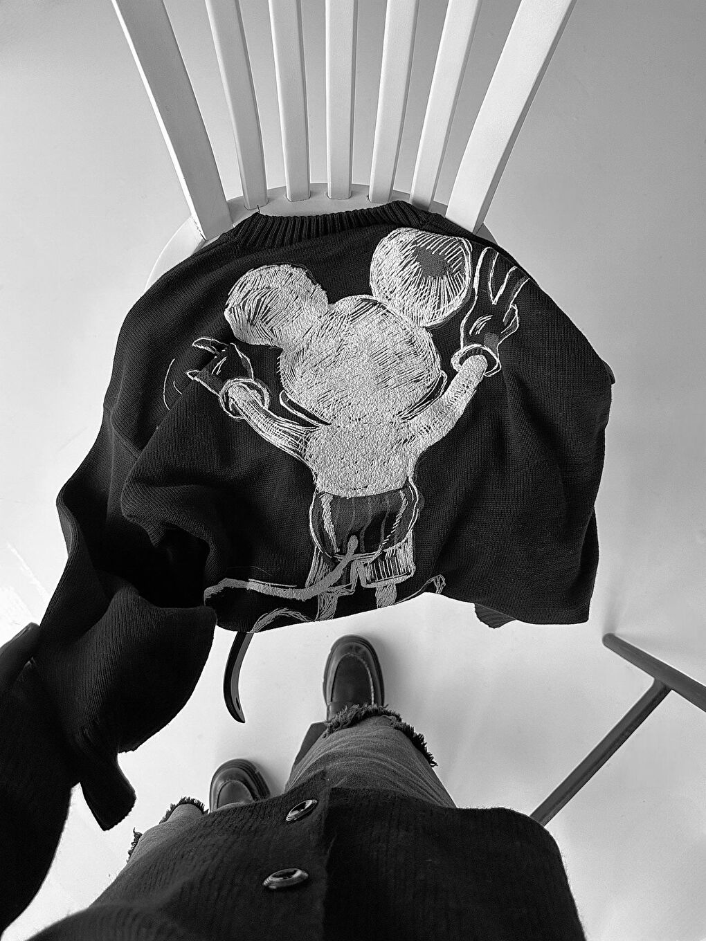 Erkek Oversize Mickey Mouse Kabartma Baskılı Kazak Siyah-2