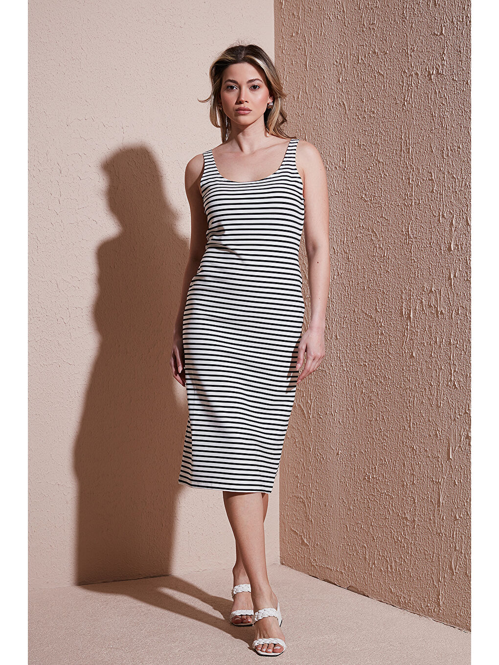 Ekru Standart Fit Kare Yaka Midi Boy Kadın Elbise 25Y0299K1-1