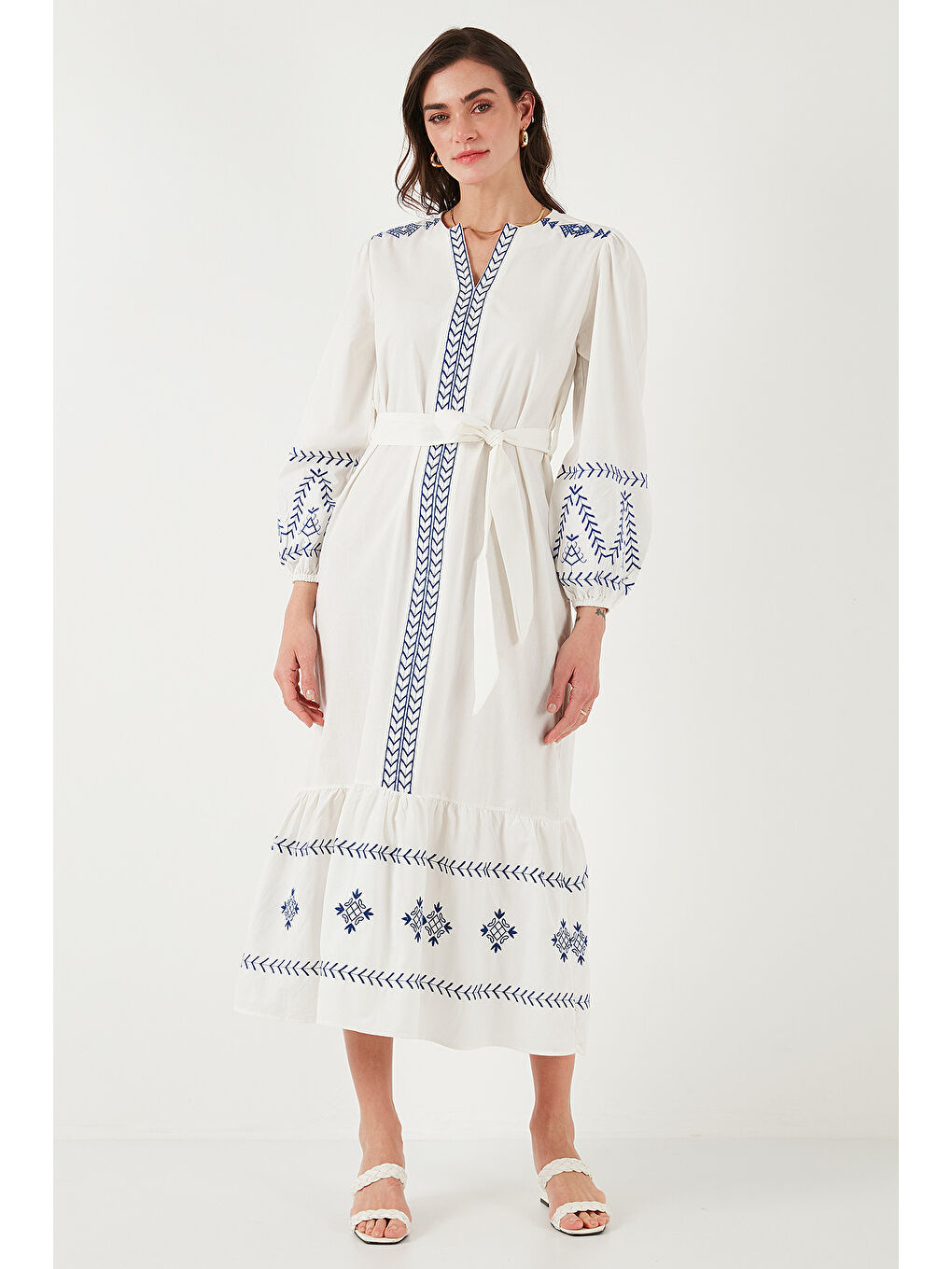 Ekru Pamuklu Regular Fit Balon Kollu Nakışlı Uzun Kadın Elbise 676202-4