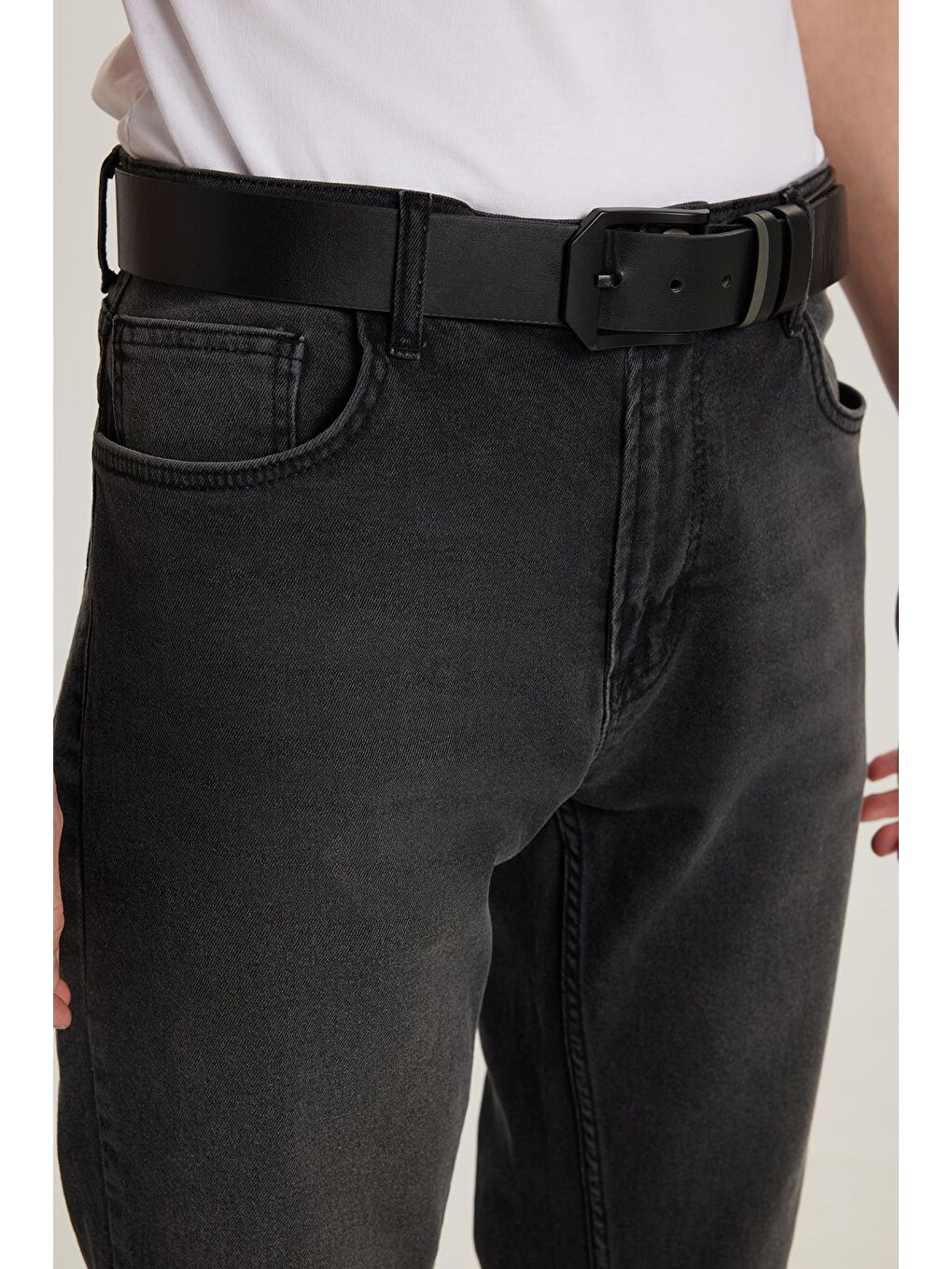 Erkek Regular Fit Normal Kesim Denim Yıkamalı Düz Paça Siyah Jean Pantolon-1