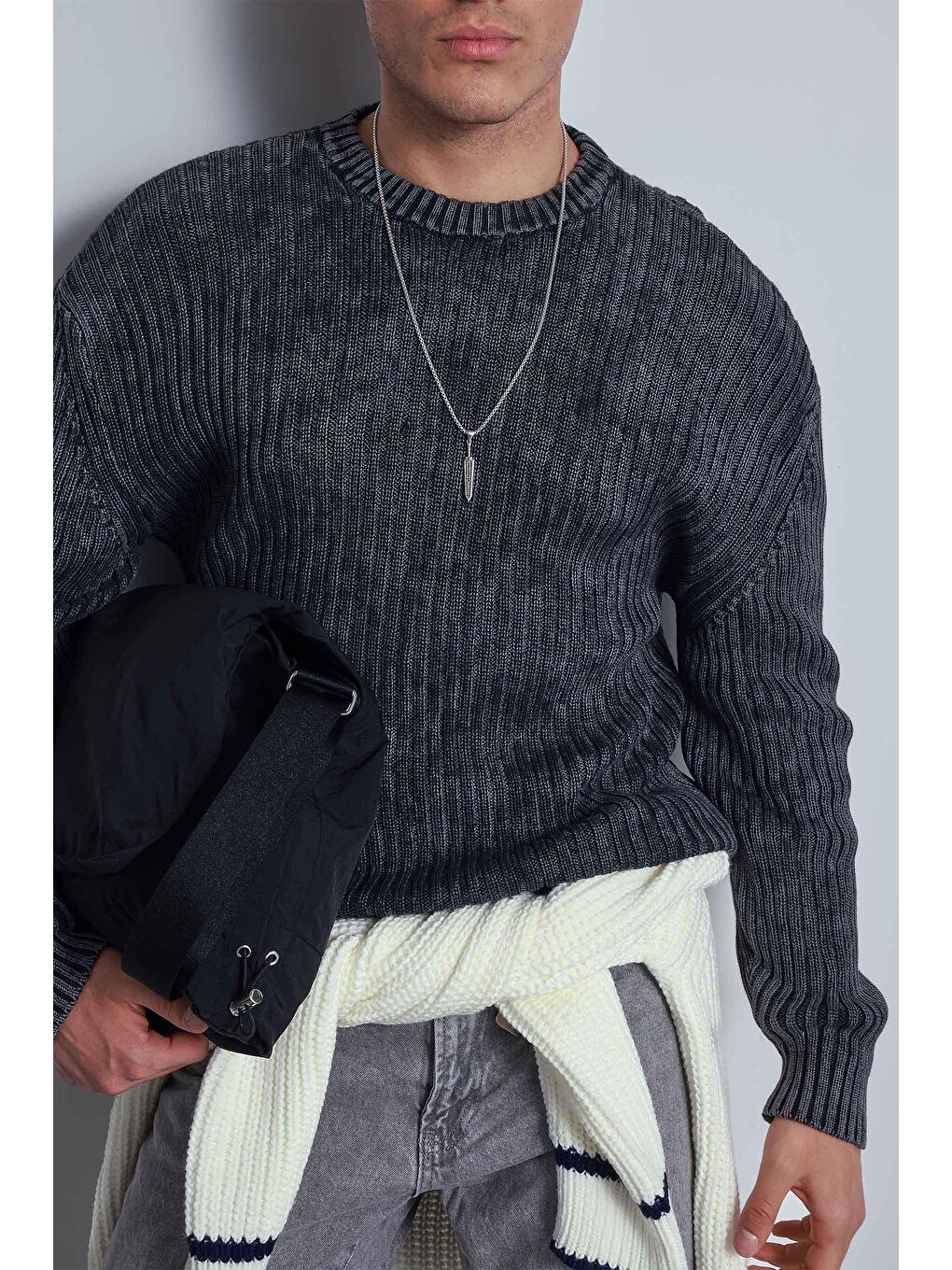 Erkek Oversize Yıkamalı Efektli Basic Kazak Siyah-3