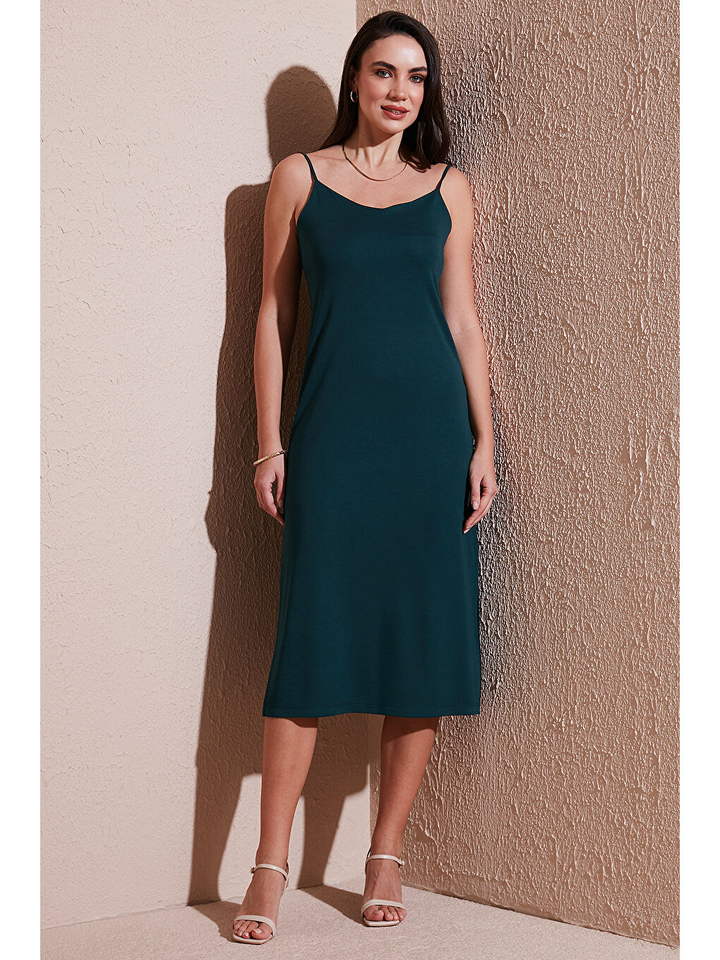 Yeşil Regular Fit İp Askılı Yırtmaç Detaylı Midi Kadın Elbise 5866128-2