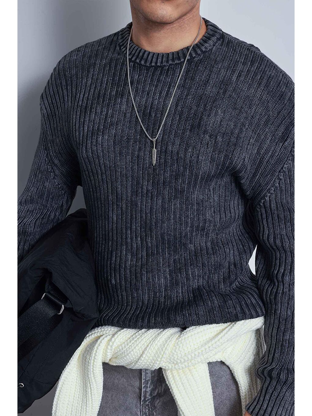 Erkek Oversize Yıkamalı Efektli Basic Kazak Siyah-4