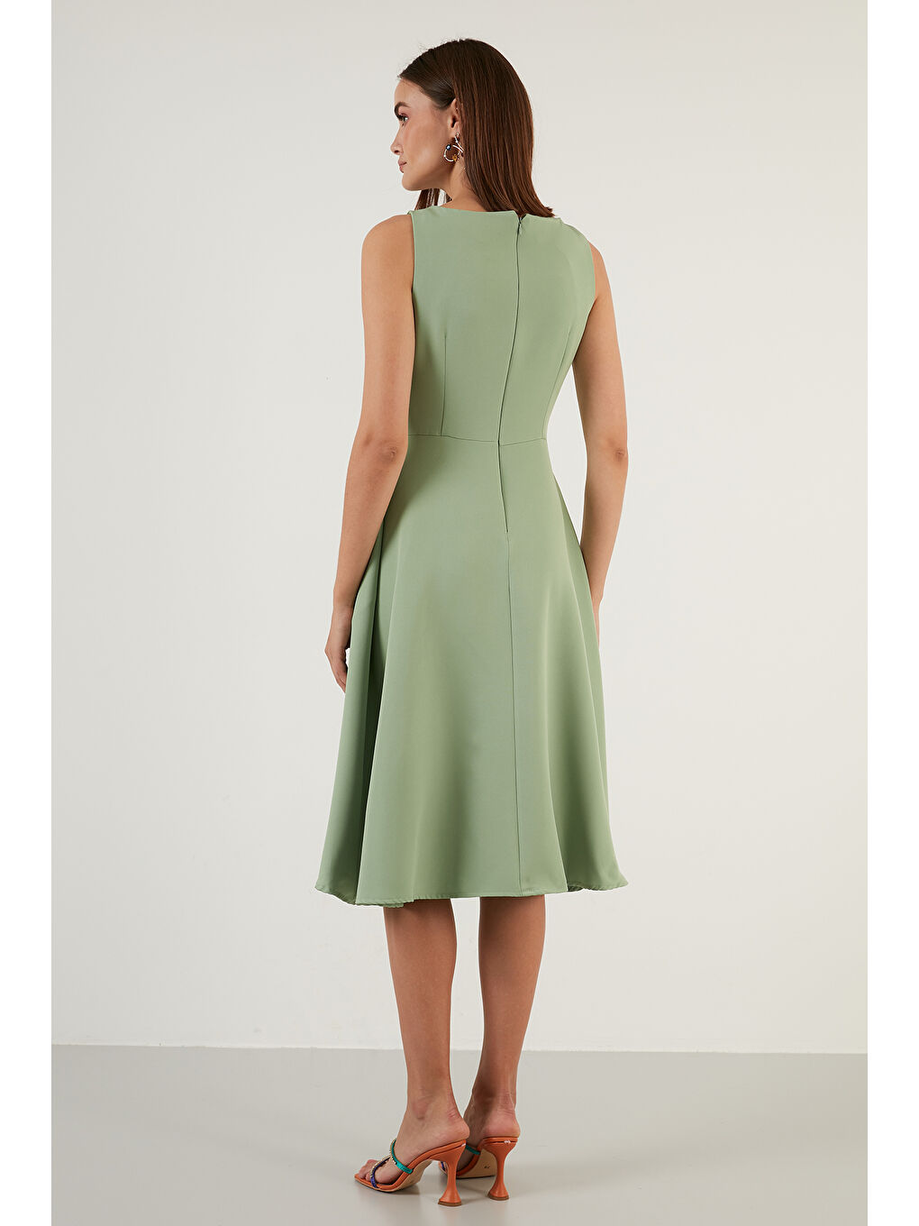 Yeşil Bisiklet Yaka Cepli Pileli Midi Kadın Elbise 6051963-4