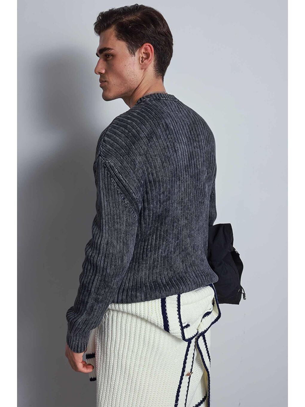 Erkek Oversize Yıkamalı Efektli Basic Kazak Siyah-6