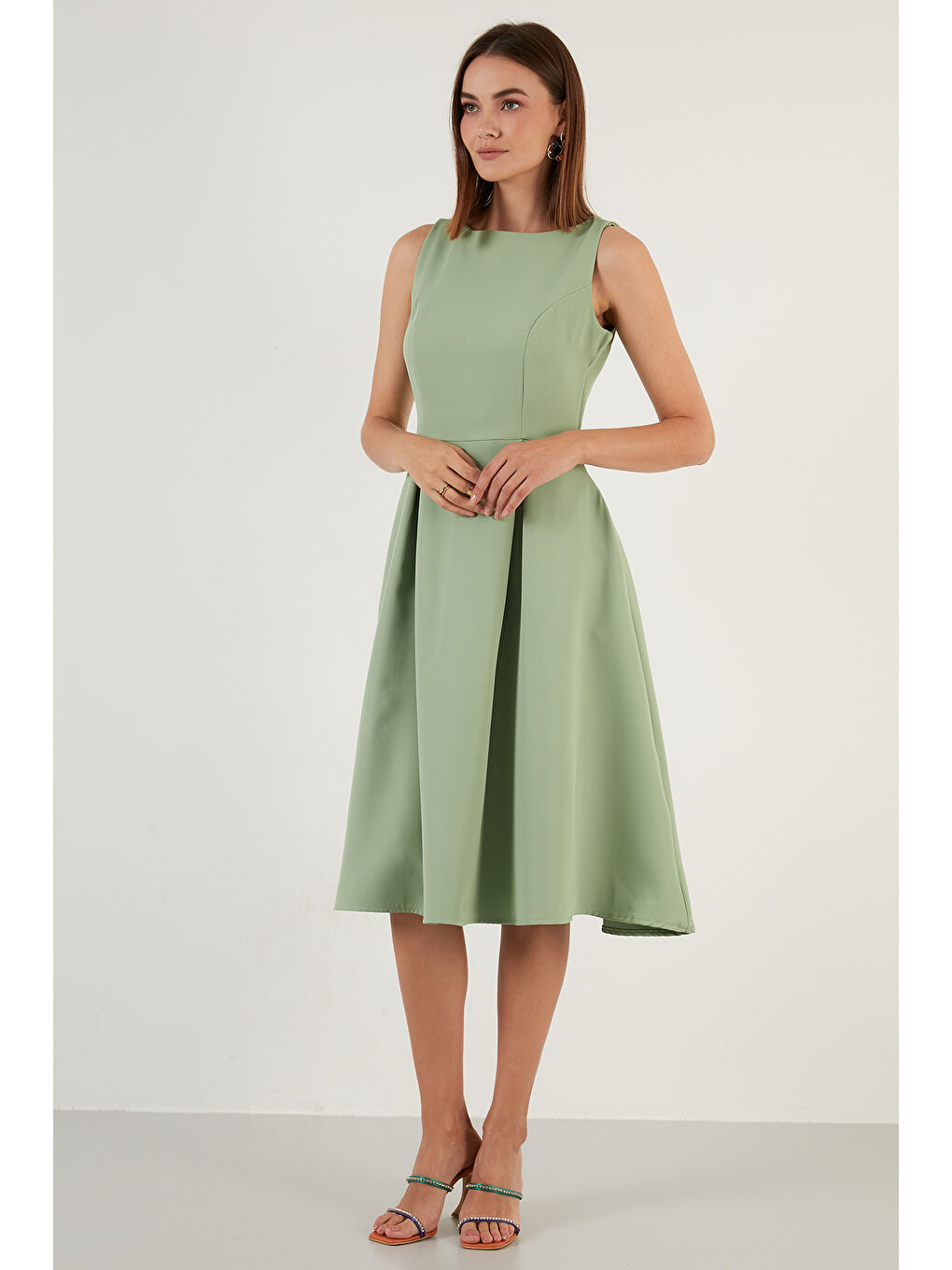 Yeşil Bisiklet Yaka Cepli Pileli Midi Kadın Elbise 6051963-5