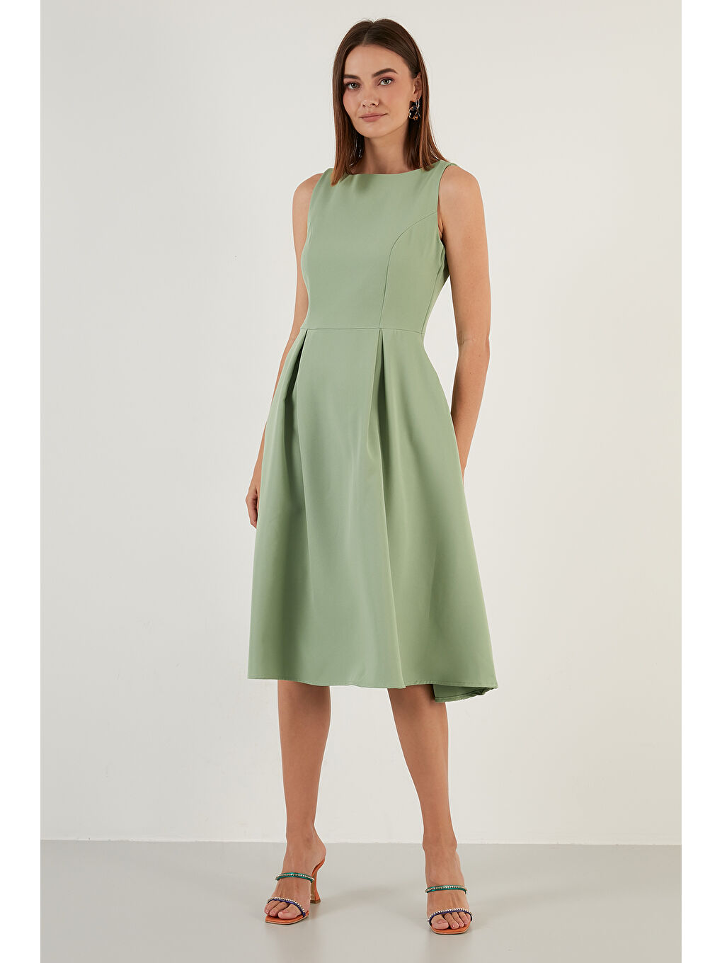Yeşil Bisiklet Yaka Cepli Pileli Midi Kadın Elbise 6051963-6
