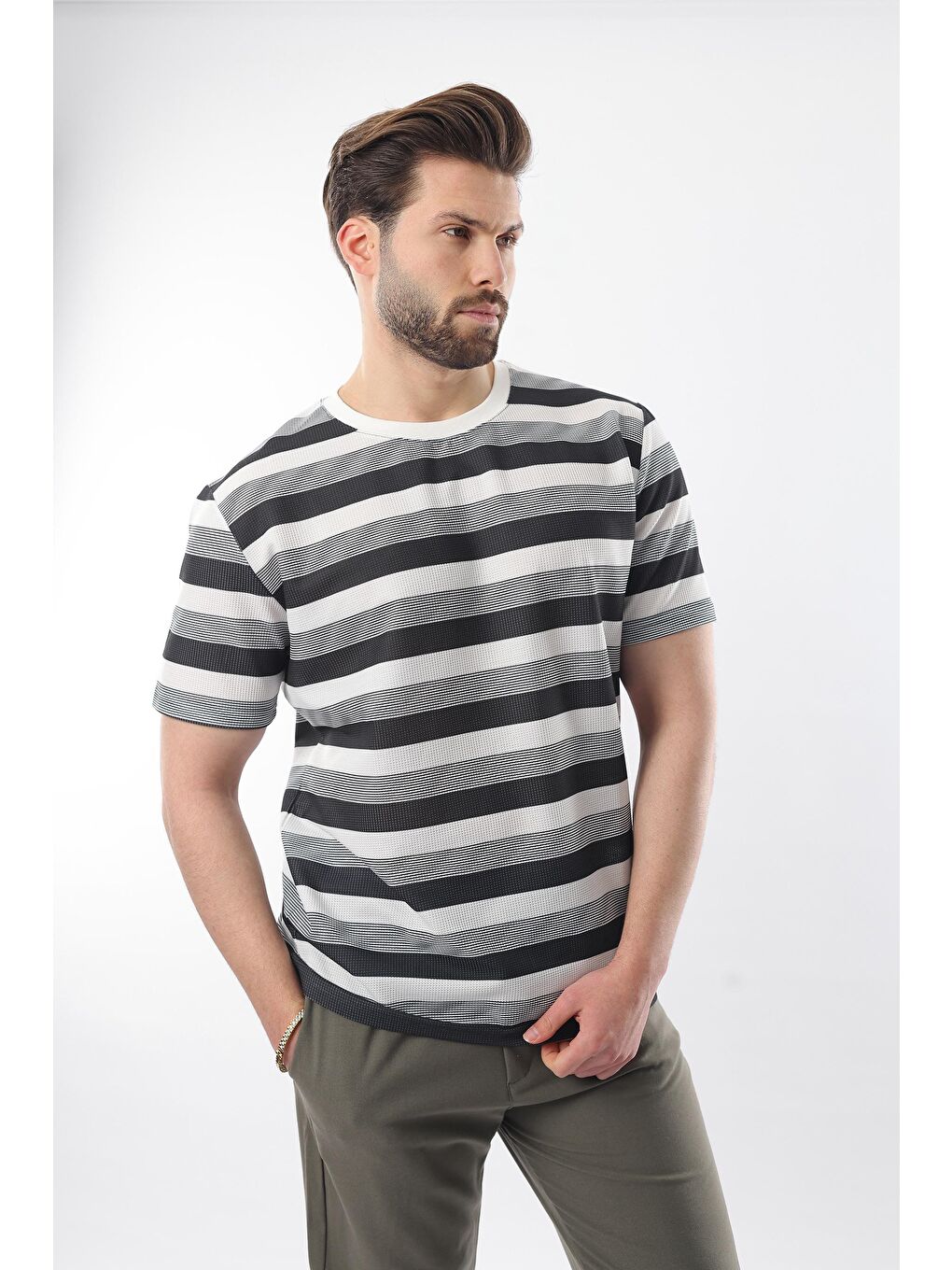 Siyah Bisiklet Yaka Çizgili Erkek T-Shirt E7118-2