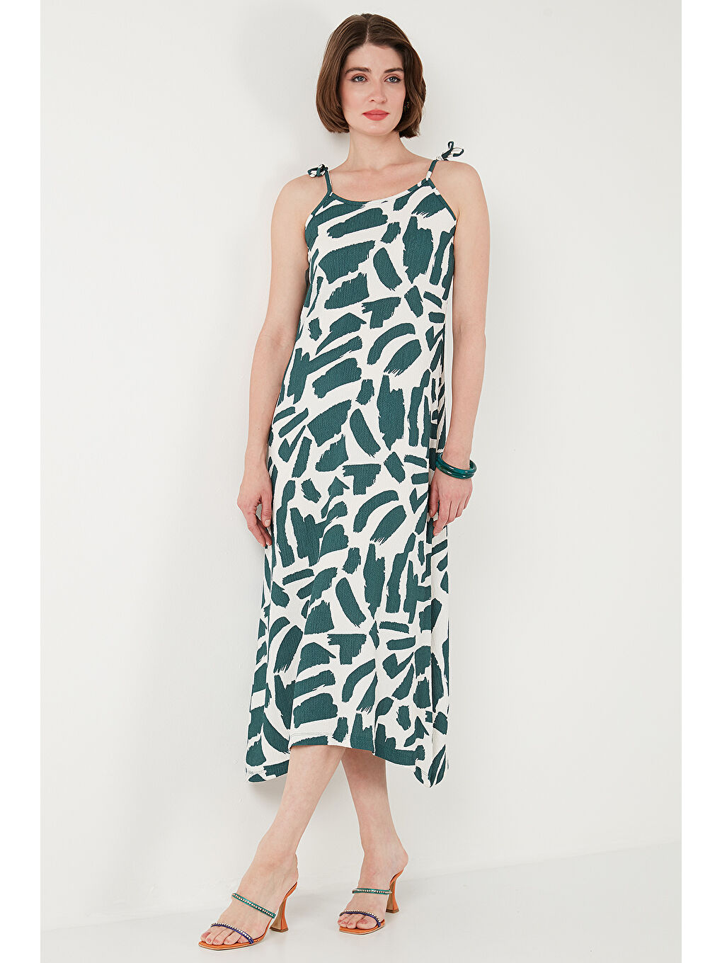 Yeşil Desenli Midi Boy Oversize Fit Bağlamalı İp Askılı Bisiklet Yaka Kadın Elbise 5869009-2