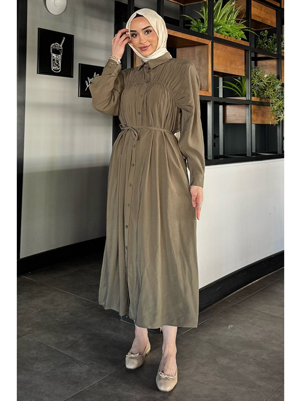 Haki Roba Büzgülü Boydan Düğmeli Tesettür Elbise