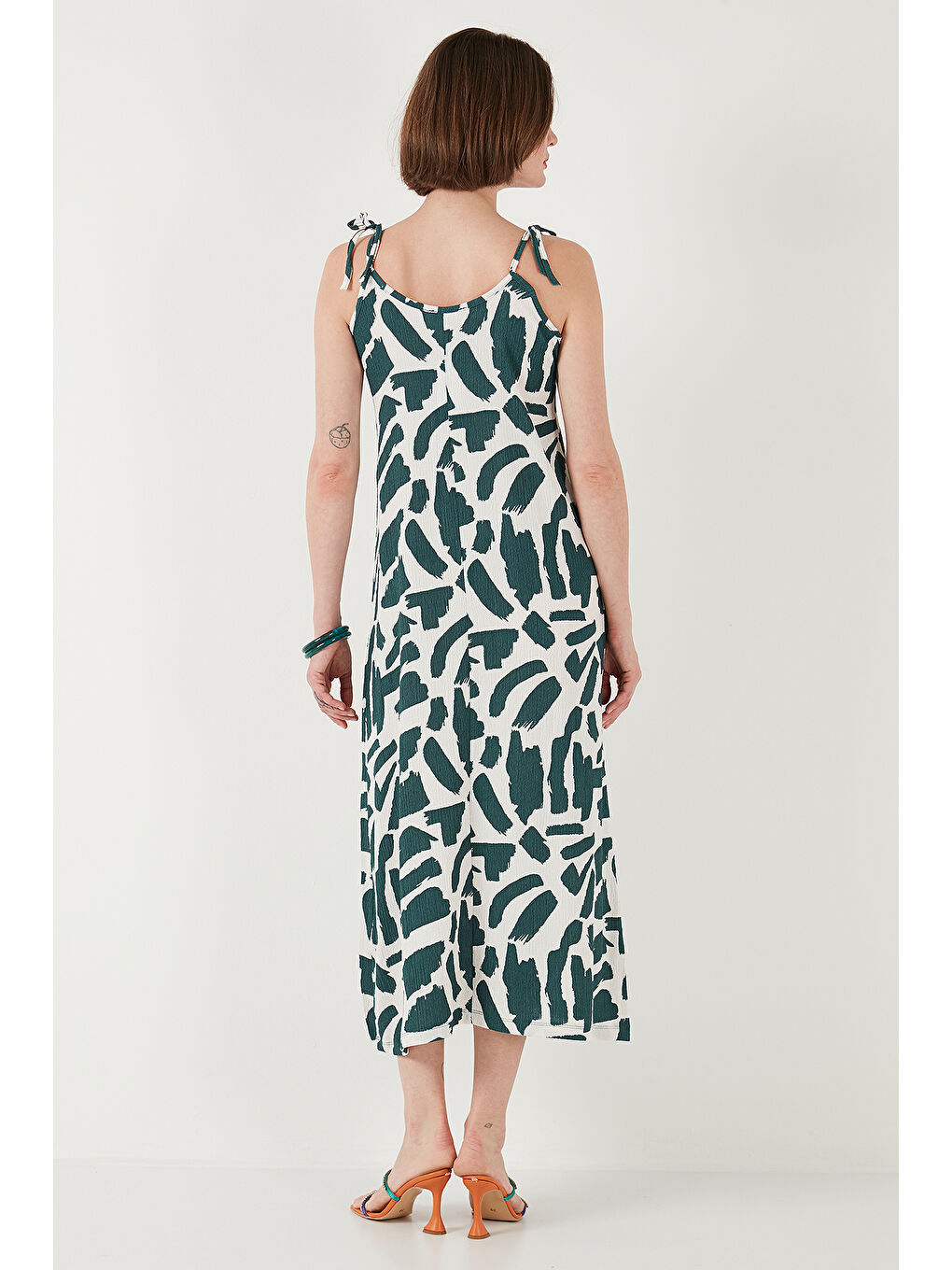 Yeşil Desenli Midi Boy Oversize Fit Bağlamalı İp Askılı Bisiklet Yaka Kadın Elbise 5869009-5