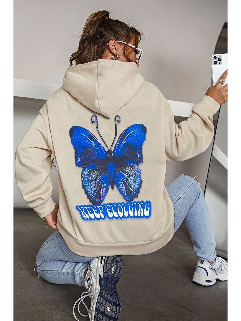 uyguntarz Bej Unisex Butterfly Baskılı Sweatshirt