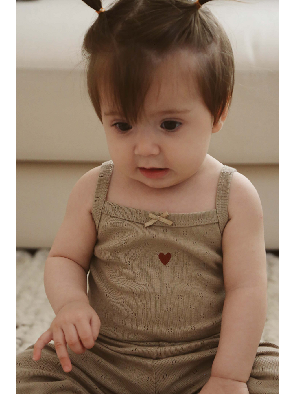 Bej Kalp Nakışlı İp Askılı Bebek Body