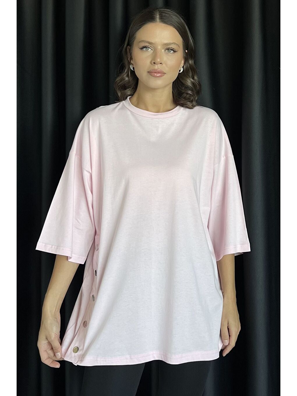 Pembe Yan Çıtçıtlı Oversize Tişört ( S-m-l-xl Uyumludur)-1