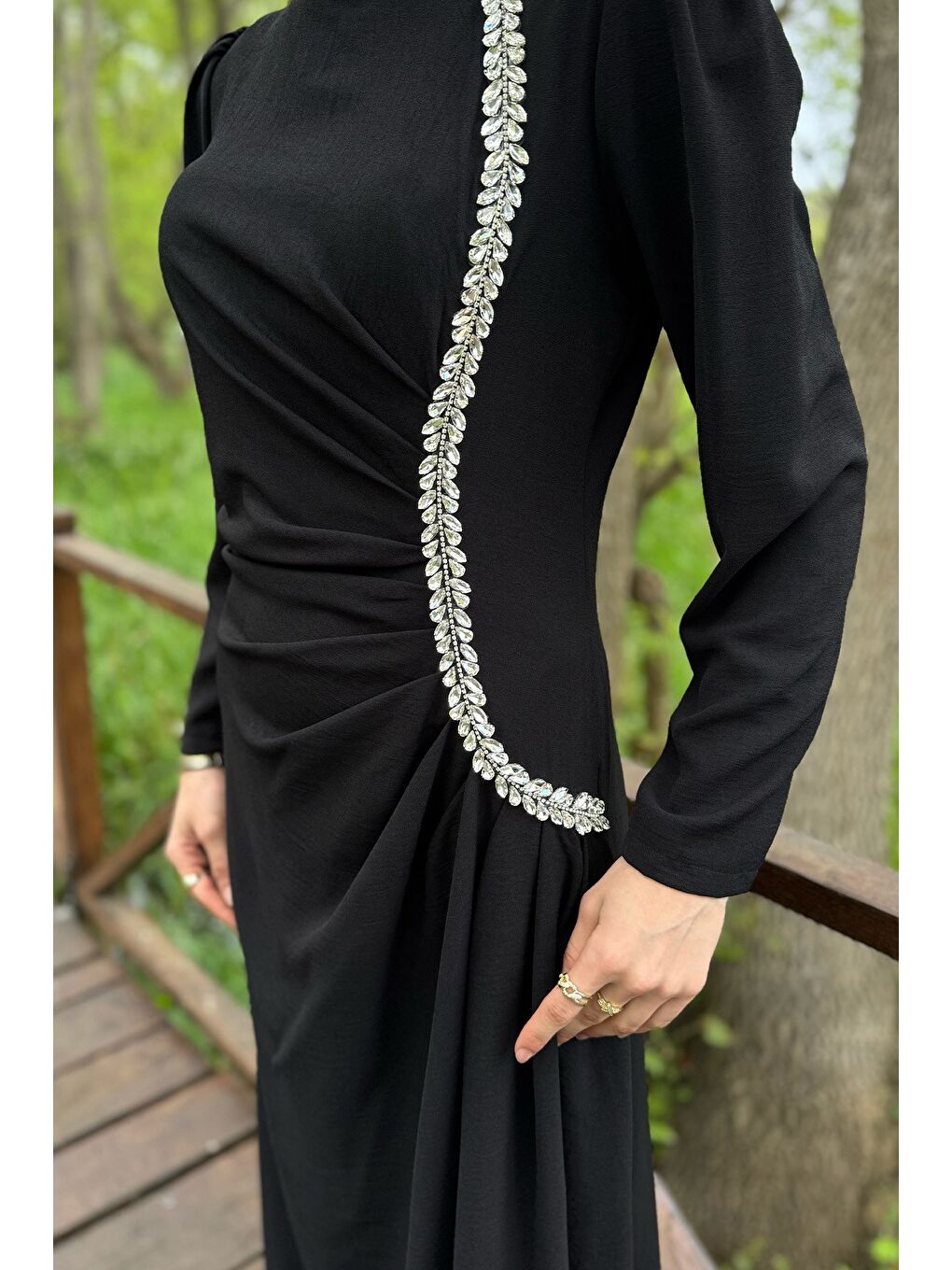 Siyah Kadın Taş İşlemeli Drapeli Büyük Beden Tesettür Abiye-6