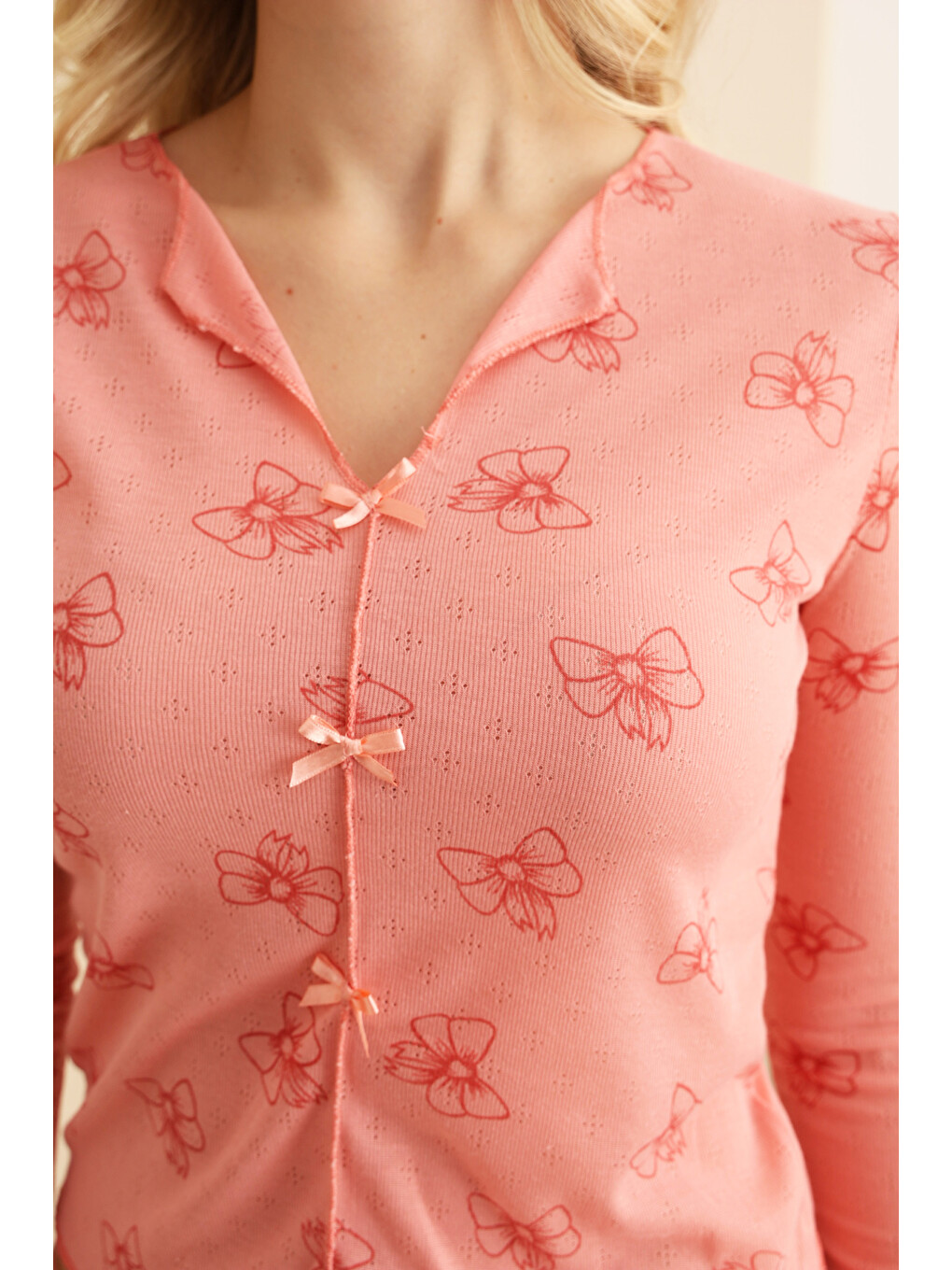 Pembe Somon Desenli Fiyonk Detaylı Ajurlu Delikli Örme Pijama Takım7927-3-3