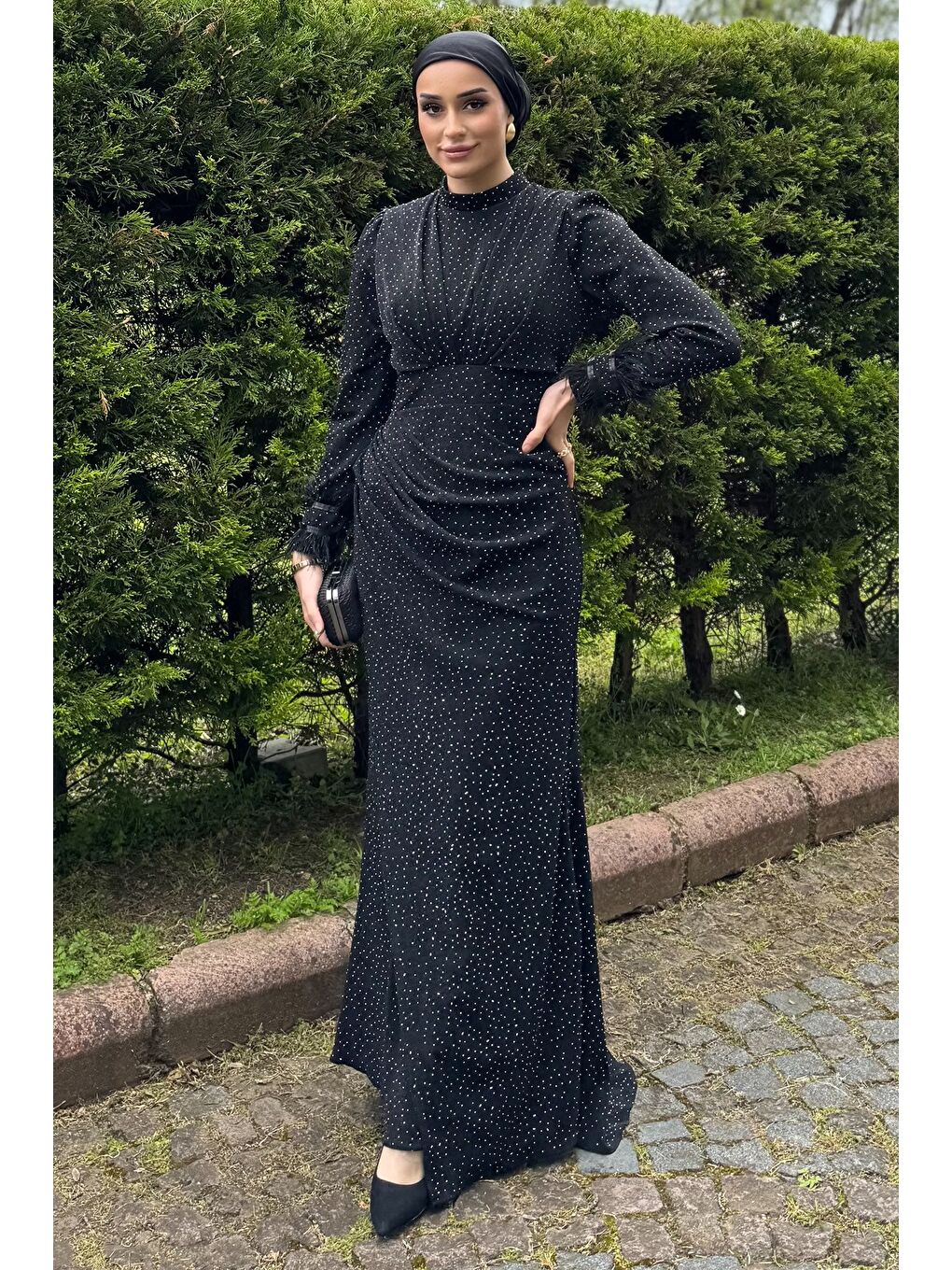 Siyah Kadın Büzgülü Ön Drapeli Bilek Tüy Detaylı Taş İşlemeli Tesettür Abiye-2