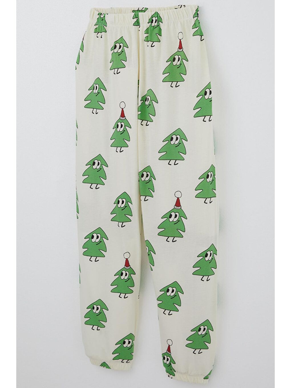 Ekru Erkek Çocuk Pijama Takımı Yılbaşı Temalı Gülümseyen Zıp Zıp Çamlar Krem (4-6 Yaş)-6