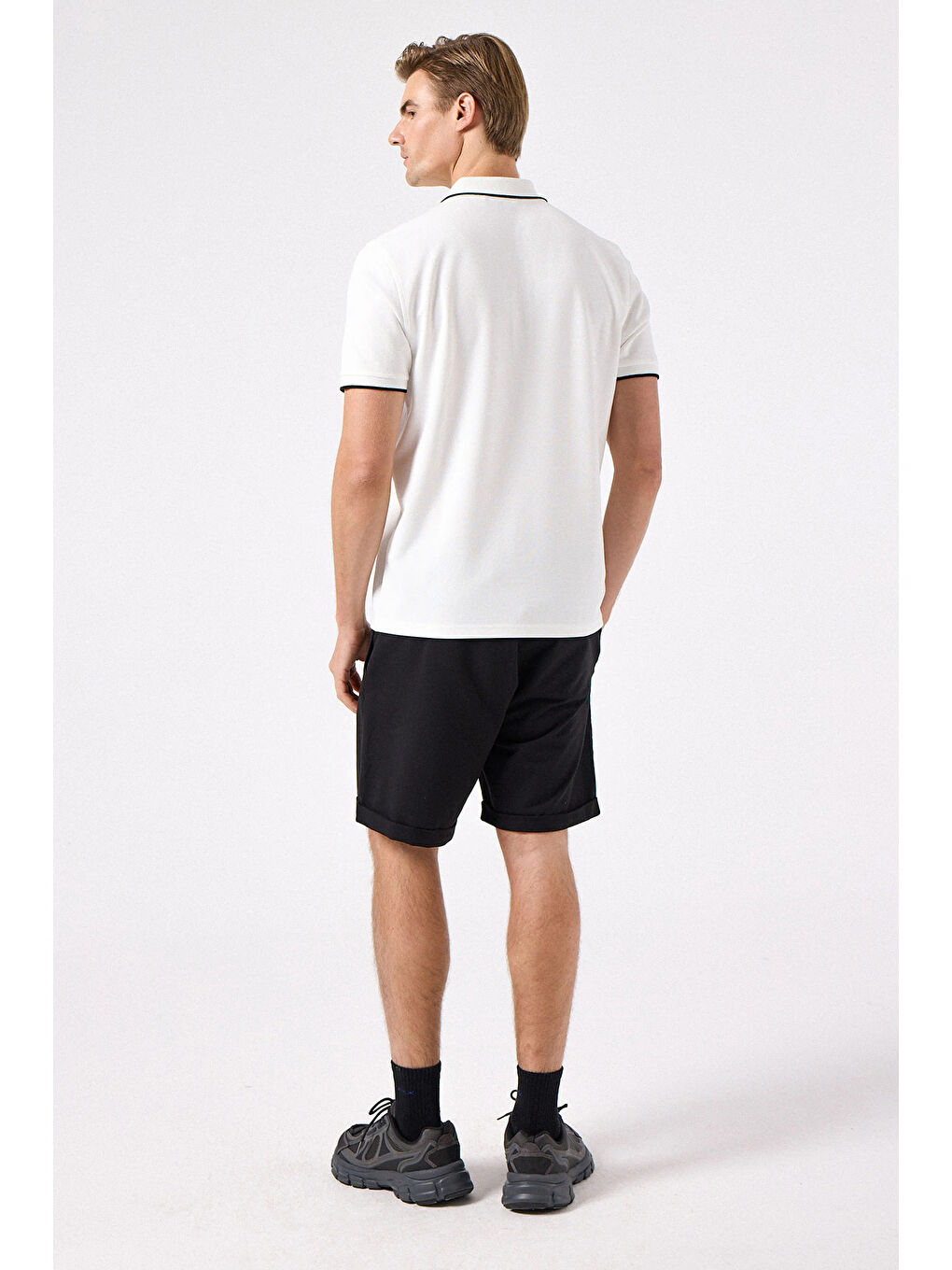 Beyaz % 100 Pamuk Şerit Detaylı Yarım Fermuarlı Polo Yaka T Shirt 6SM5006-OF-3