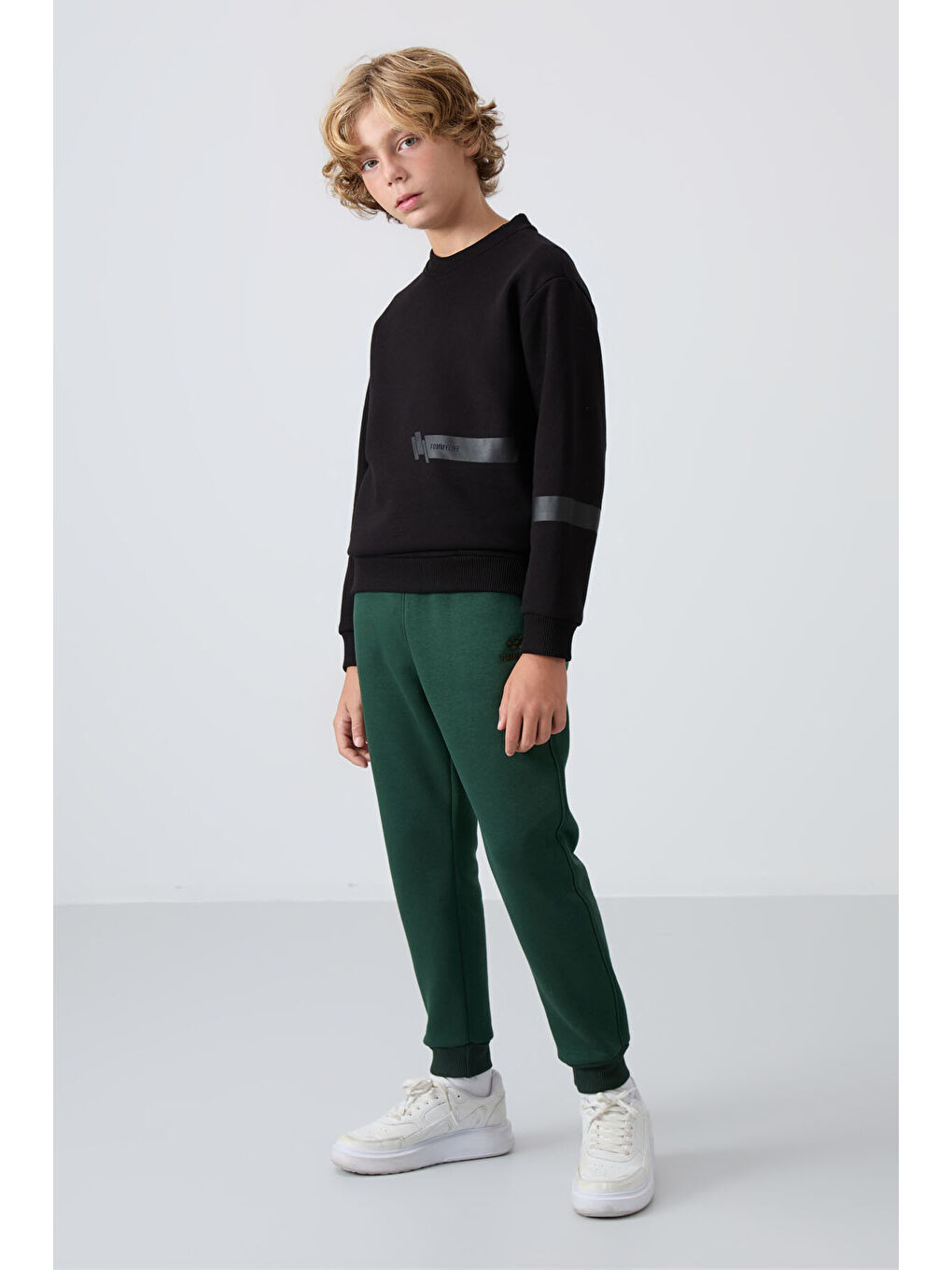 Siyah Pamuklu Kalın İçi Tüylü Yumuşak Dokulu Standart Fit Baskılı Erkek Çocuk Sweatshirt - 11238-5