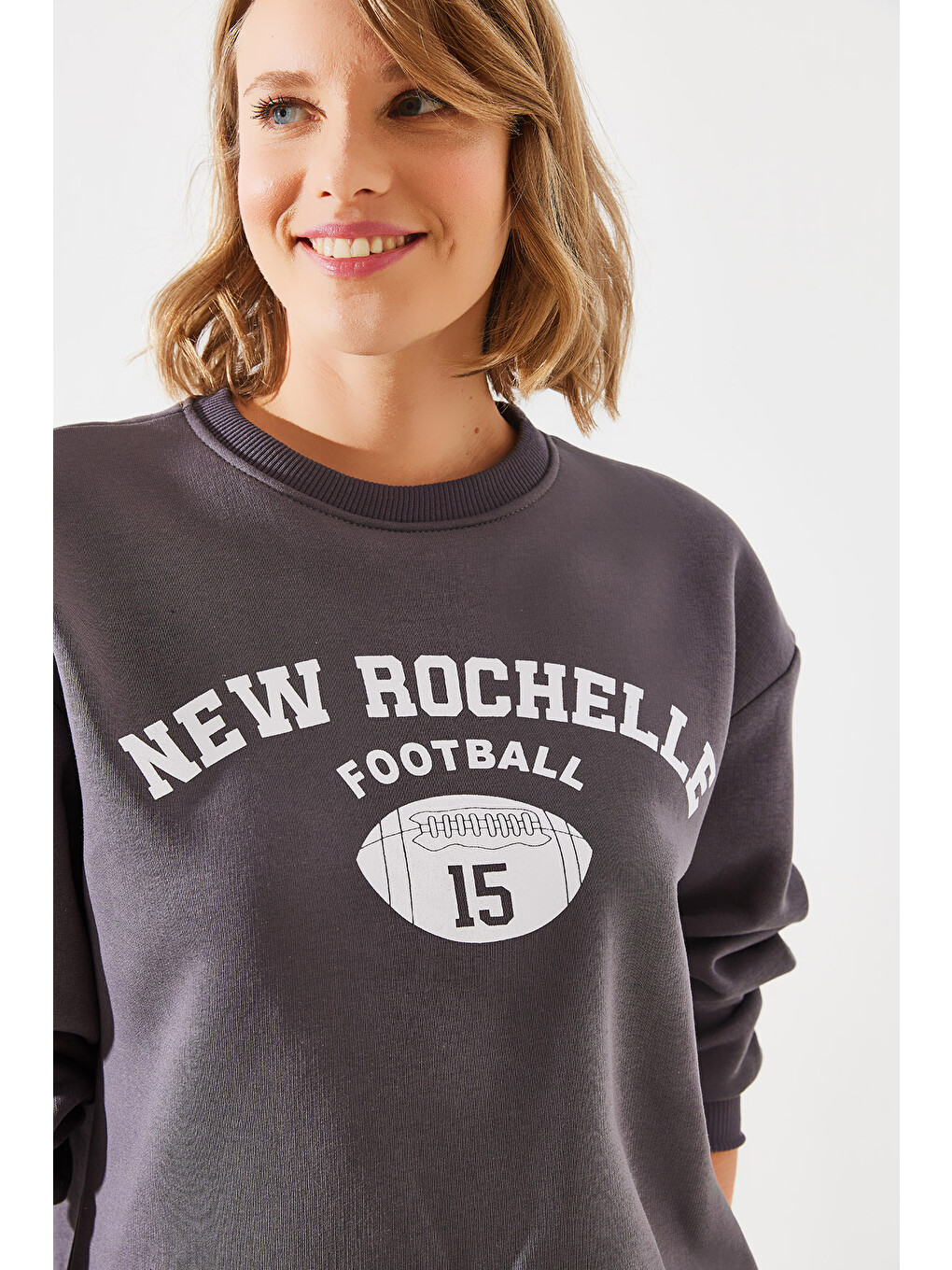 Gri Kadın Üç İplik Şardonlu Rochelle Yazı Baskılı Sweatshirt Mbhs-1