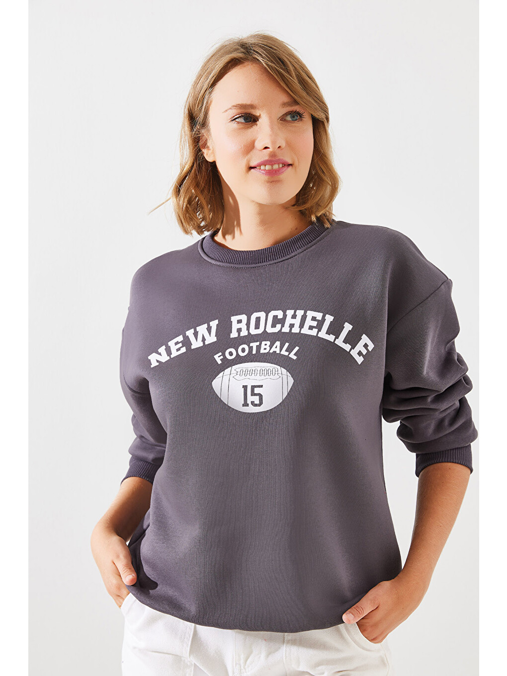 Gri Kadın Üç İplik Şardonlu Rochelle Yazı Baskılı Sweatshirt Mbhs-4