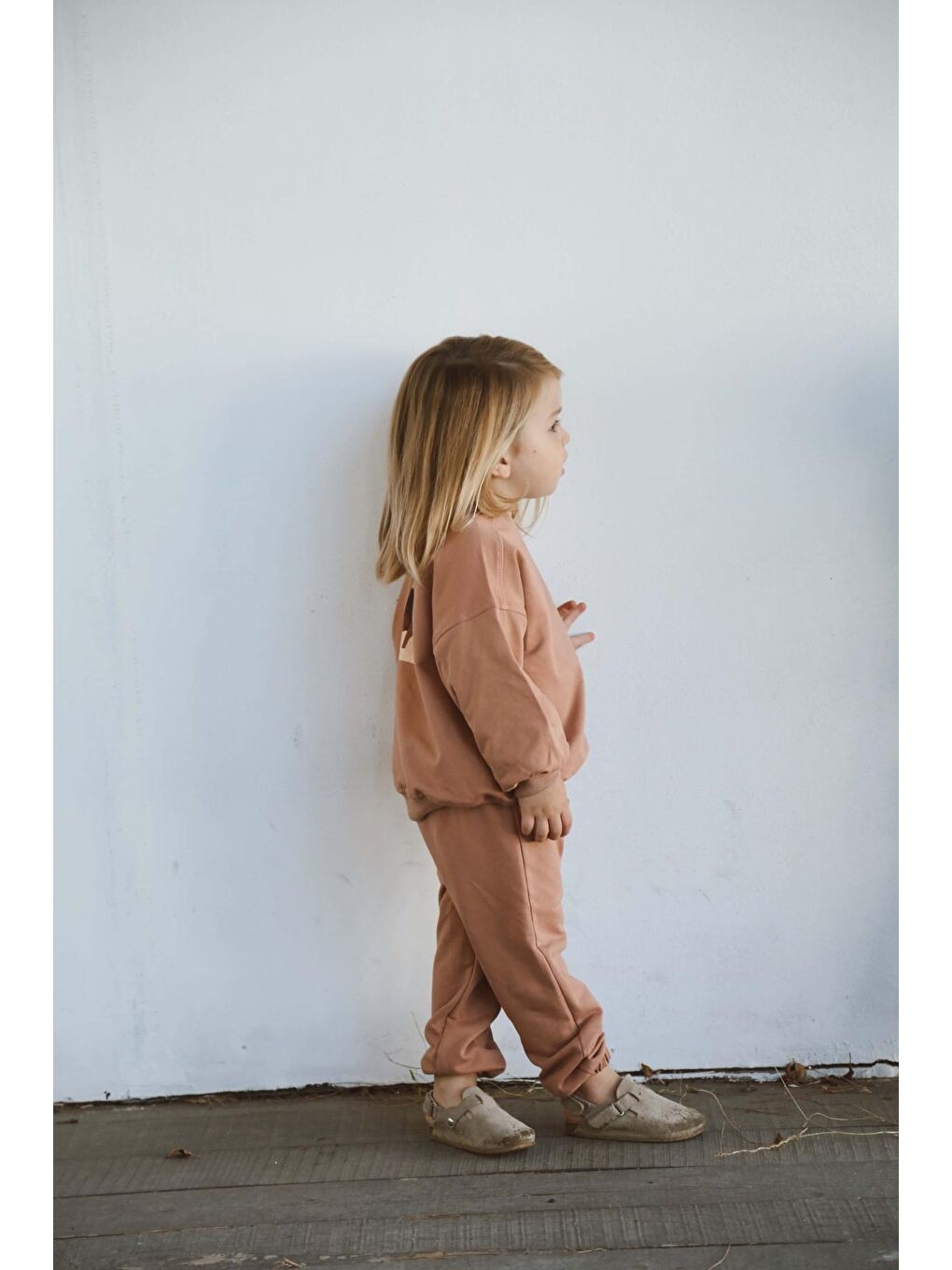 Kahverengi Sütlü Kahve Sırt Baskılı Mevsimlik Eşofman Takımı-4