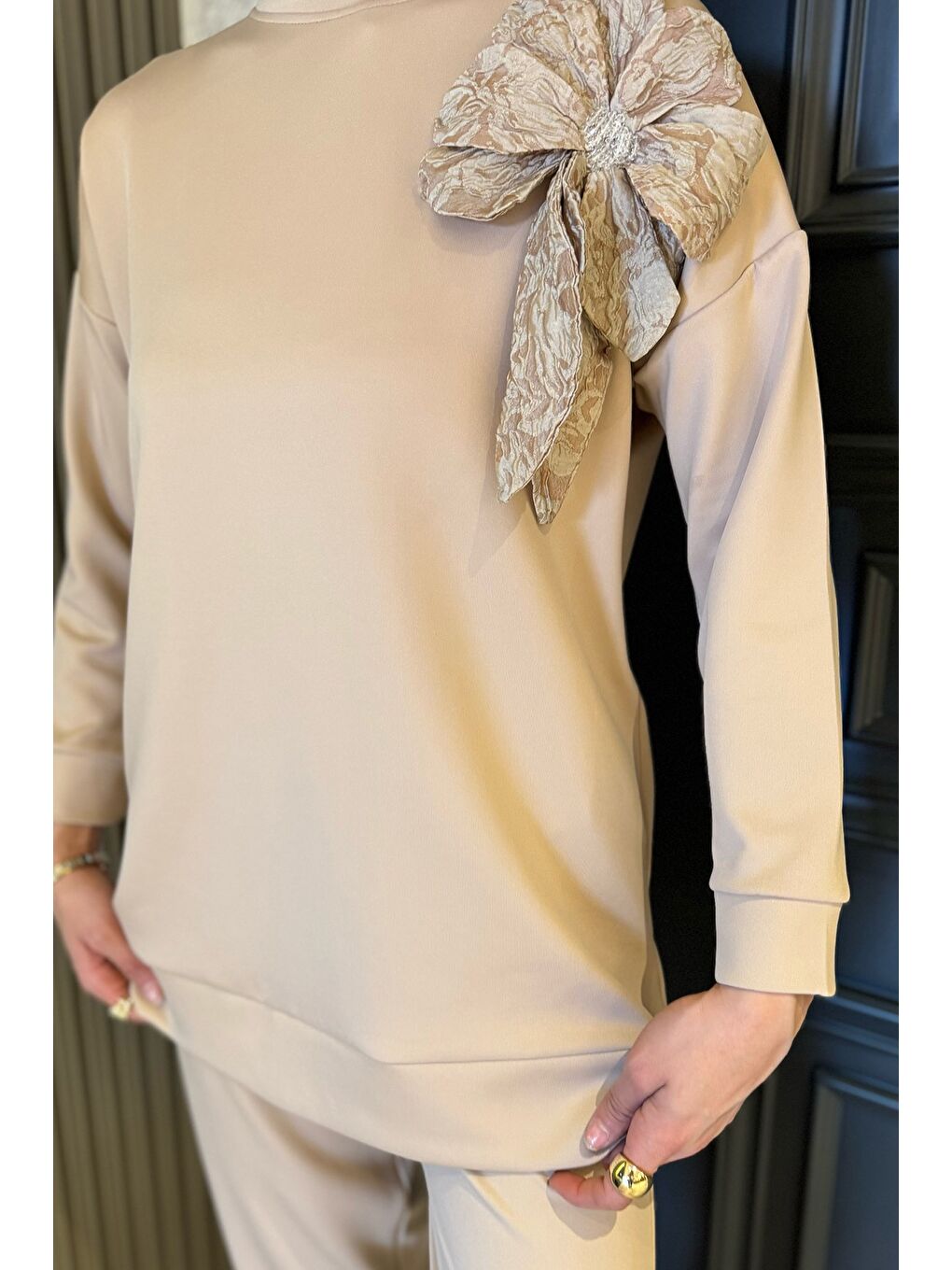 Bej Yaka Çiçek Detaylı Tunik Pantolon Tesettür İkili Takım-4