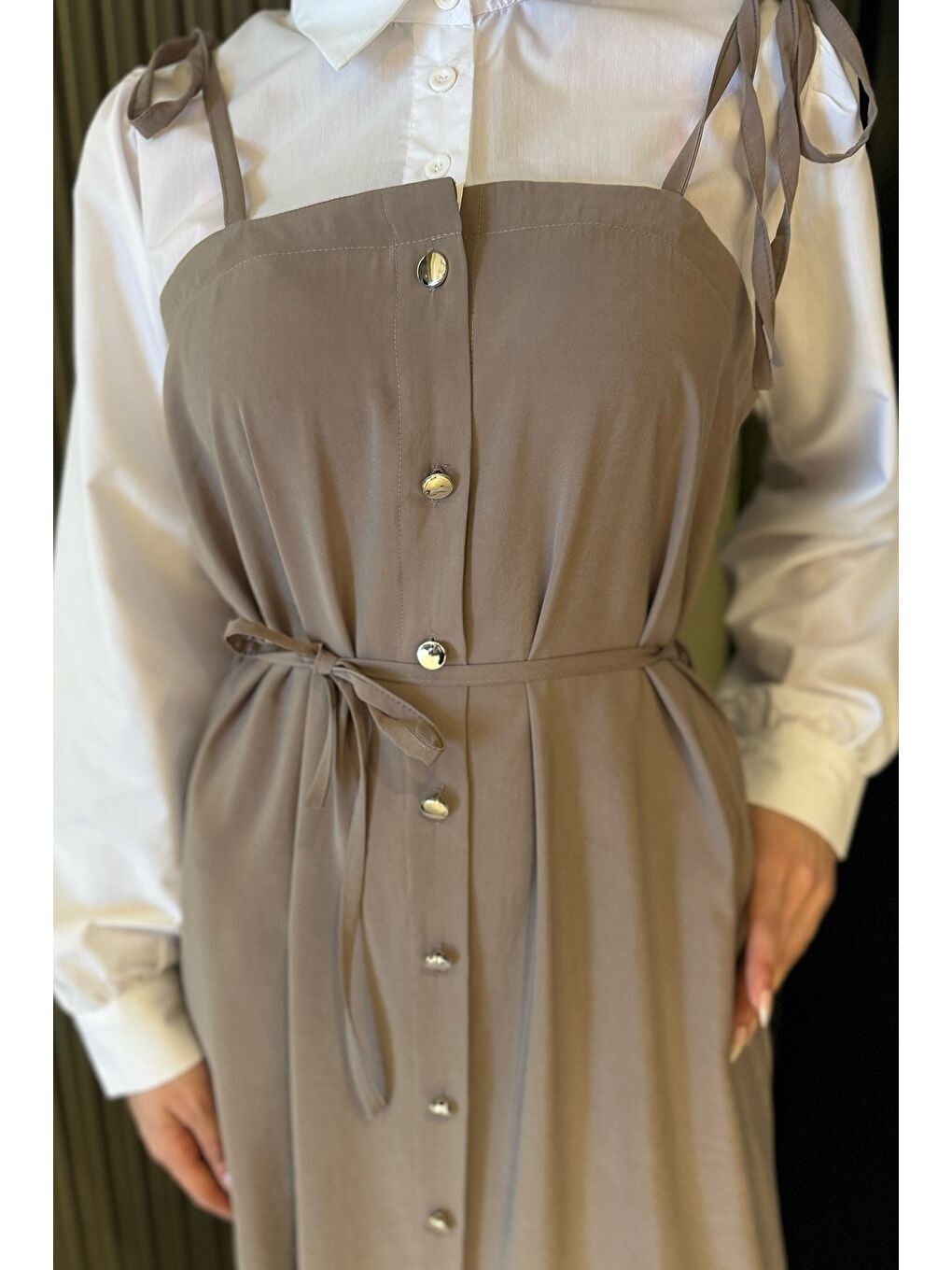 Bej Gömlek Garnili Bağcık Detaylı Tesettür Elbise-5