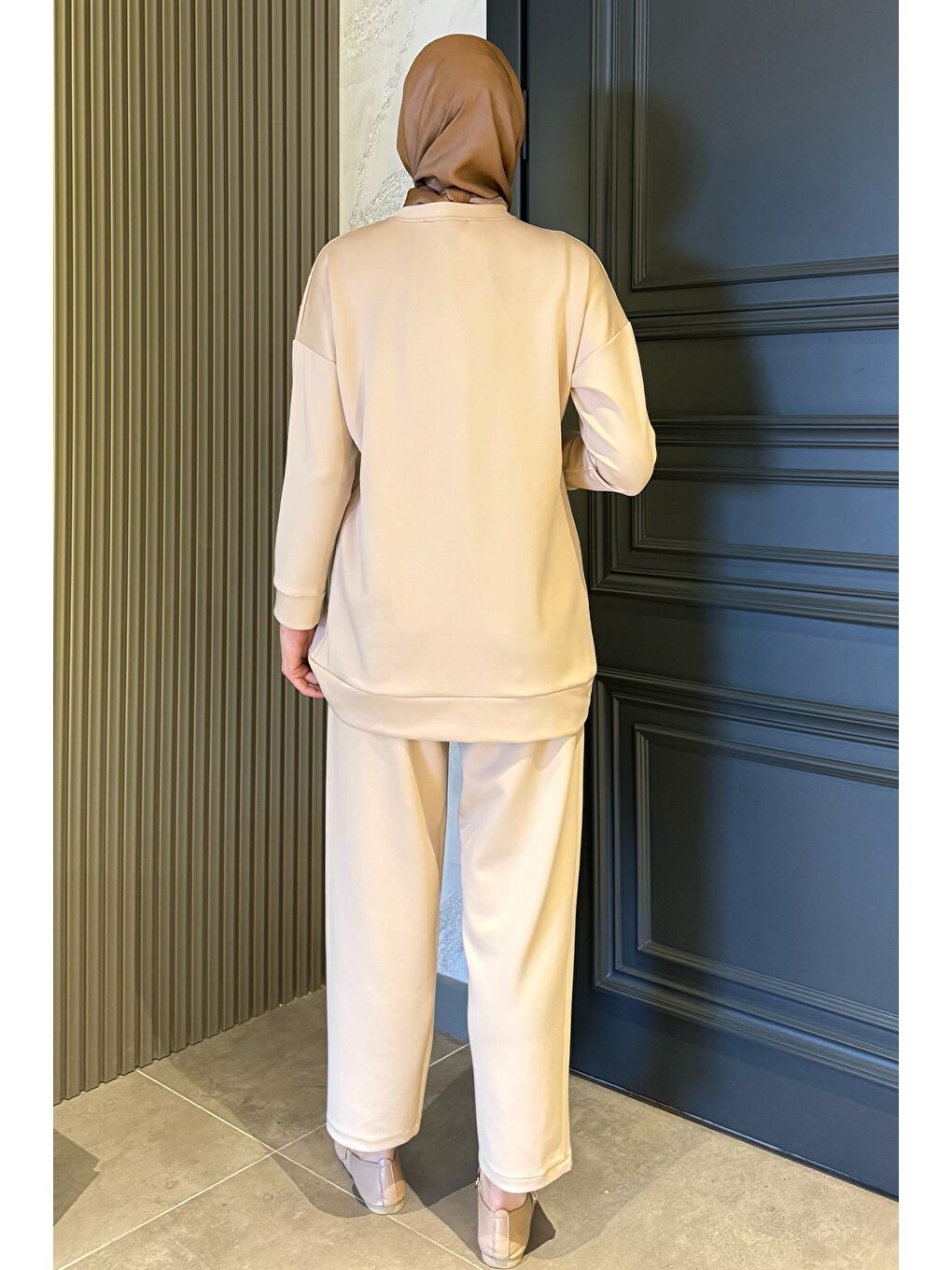 Bej Yaka Çiçek Detaylı Tunik Pantolon Tesettür İkili Takım-7