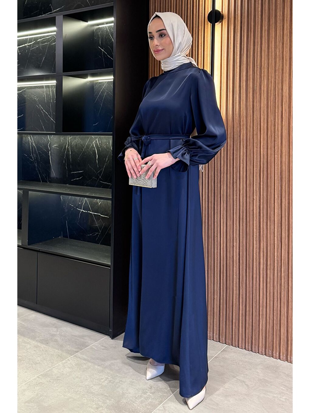 Lacivert Kol Lastikli Tesettür Saten Abiye Elbise-3