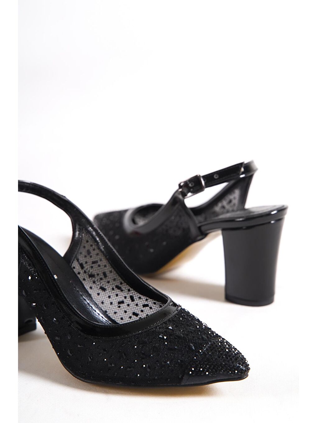 Siyah 145 Kadın Topuklu Taşlı Arkası Açık Ayakkabı