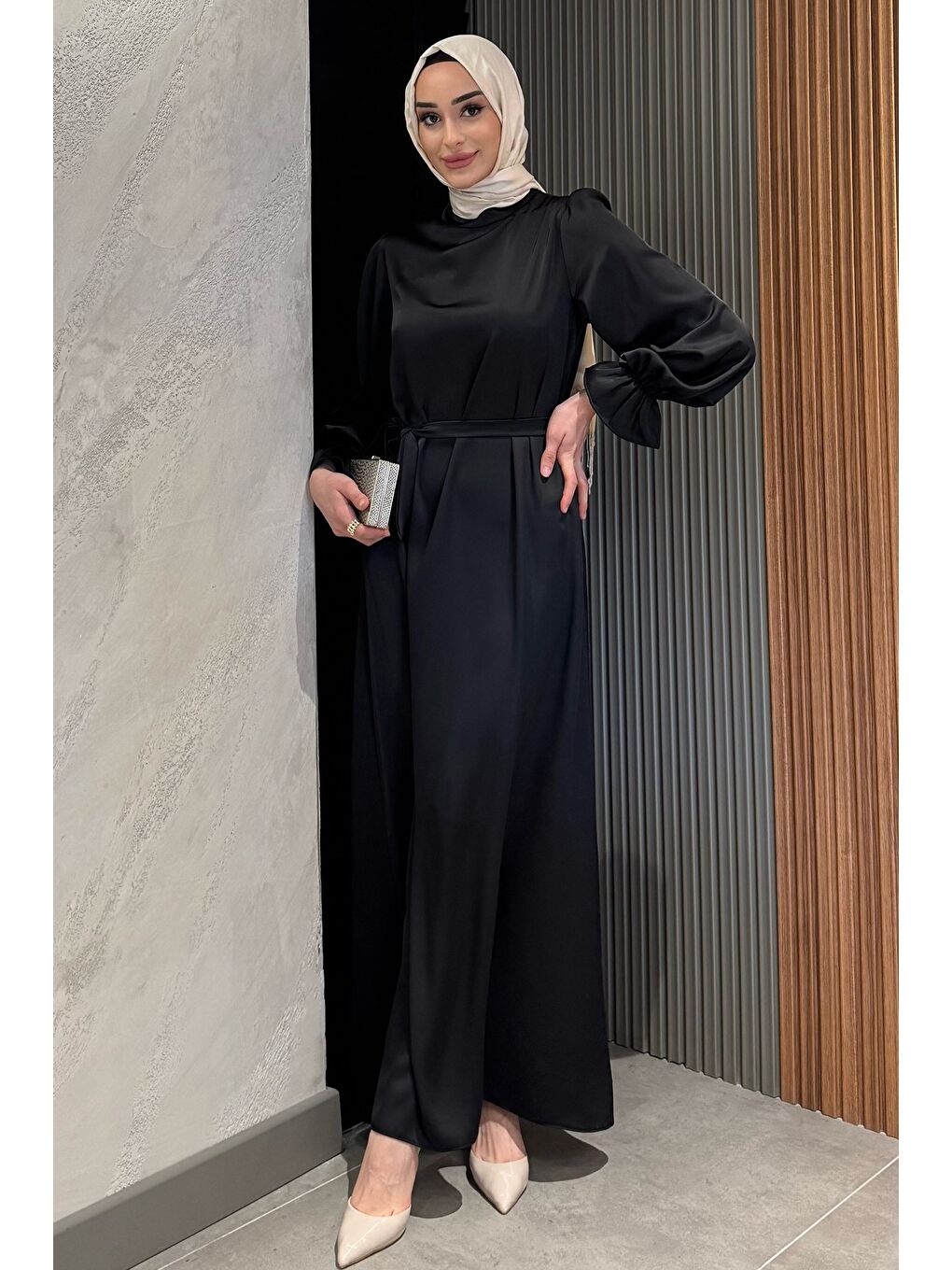 Siyah Kol Lastikli Tesettür Saten Abiye Elbise-2