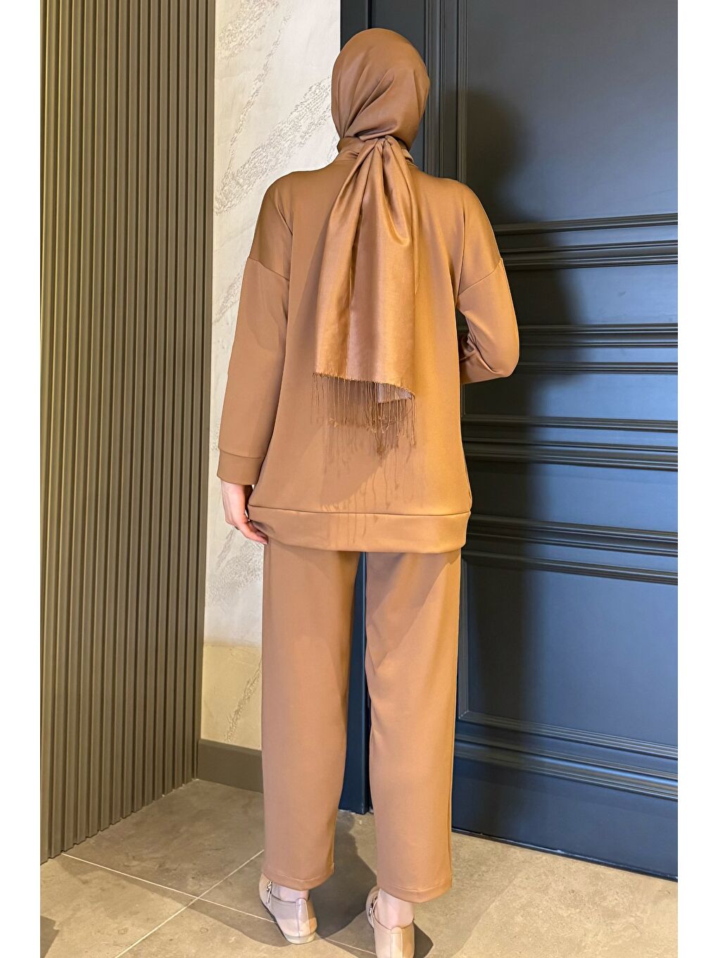 Kahverengi Yaka Çiçek Detaylı Tunik Pantolon Tesettür İkili Takım-6
