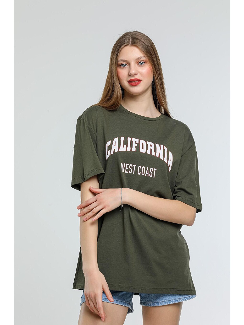 Haki Kadın Bisiklet Yaka Regular Fit Californıa Baskılı Tişort Spr21yk22