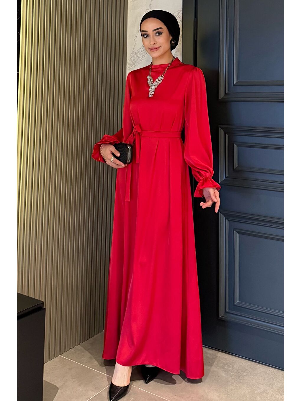 Kırmızı Kol Lastikli Tesettür Saten Abiye Elbise-3