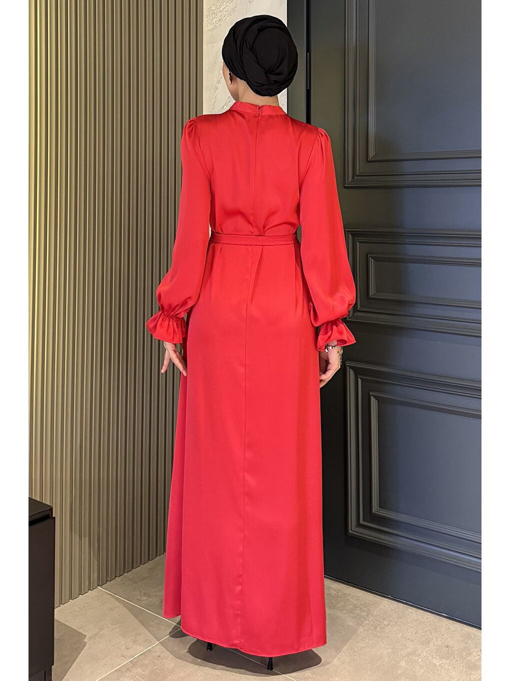 Kırmızı Kol Lastikli Tesettür Saten Abiye Elbise-7