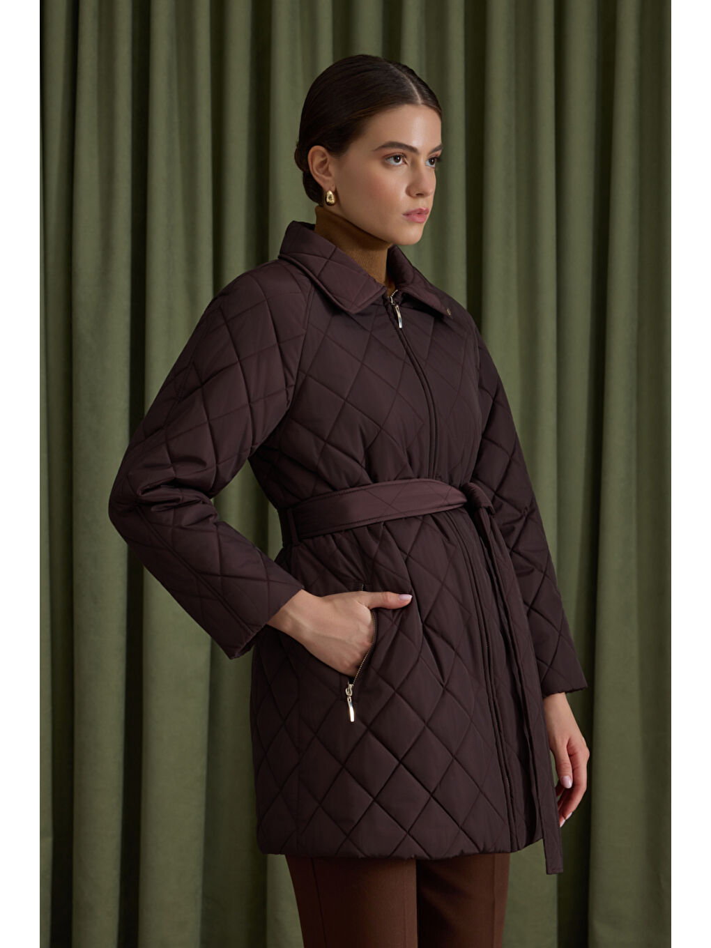 Kahverengi Fermuarlı Seyyar Kuşaklı Kapitone Mont-1