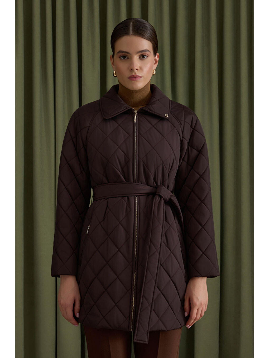 Kahverengi Fermuarlı Seyyar Kuşaklı Kapitone Mont-2