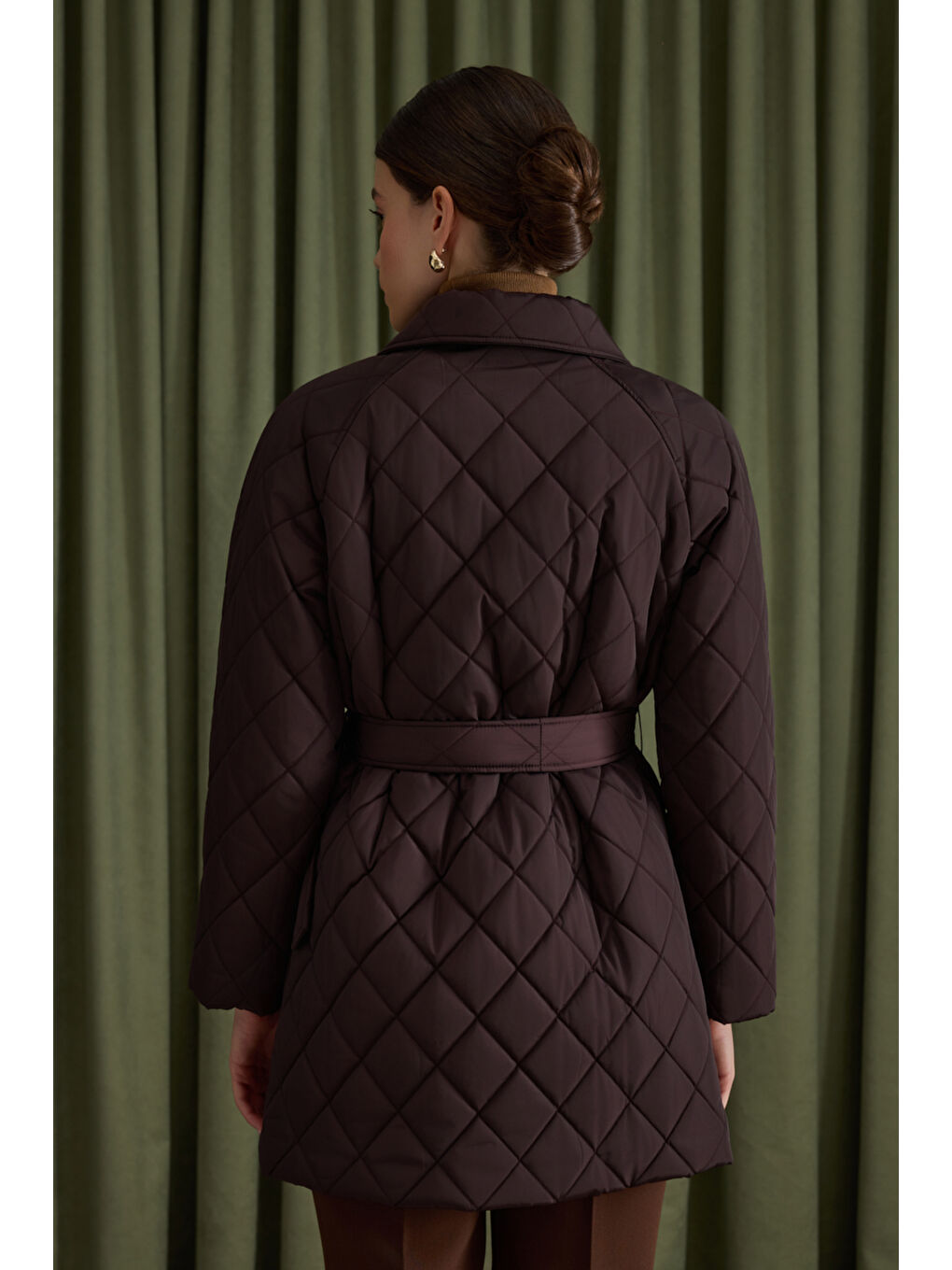 Kahverengi Fermuarlı Seyyar Kuşaklı Kapitone Mont-5