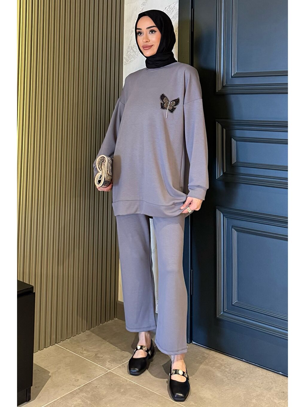 Gri Büyük Beden Kelebek Taşlı Tesettür Tunik Pantolon İkili Takım