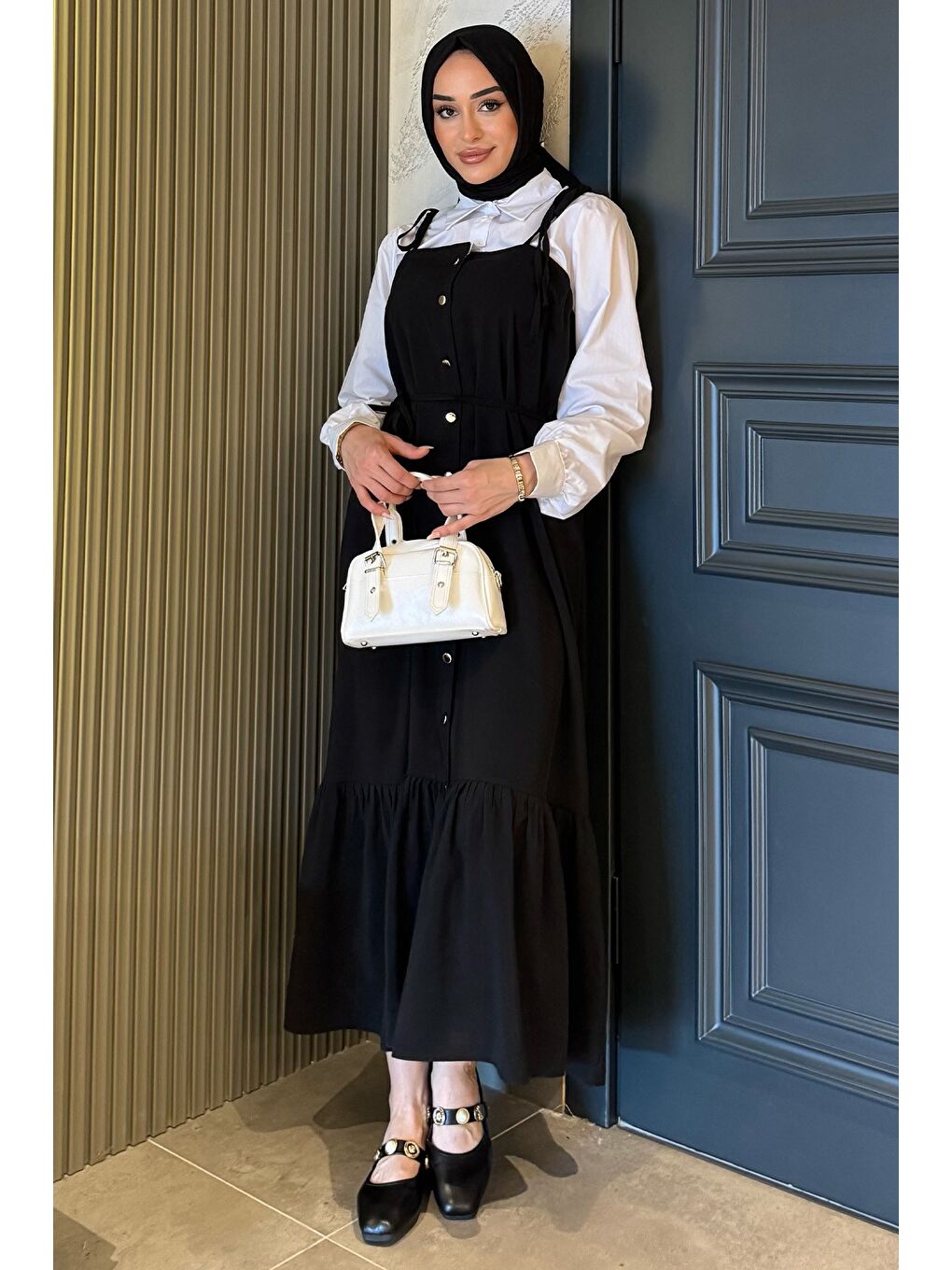 Siyah Gömlek Garnili Bağcık Detaylı Tesettür Elbise-3